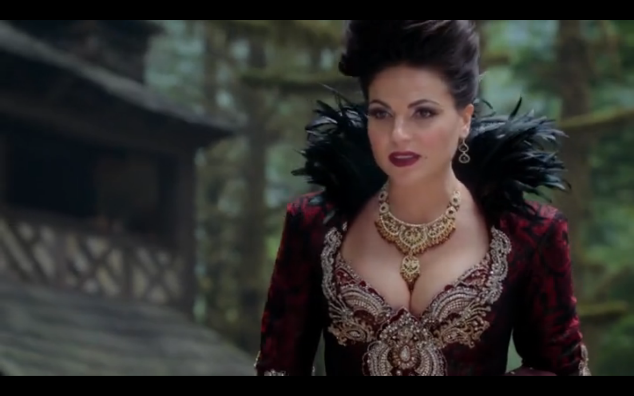 Busty Queen - Once Upon A Time Regina Cleavage , HD Wallpaper & Backgrounds