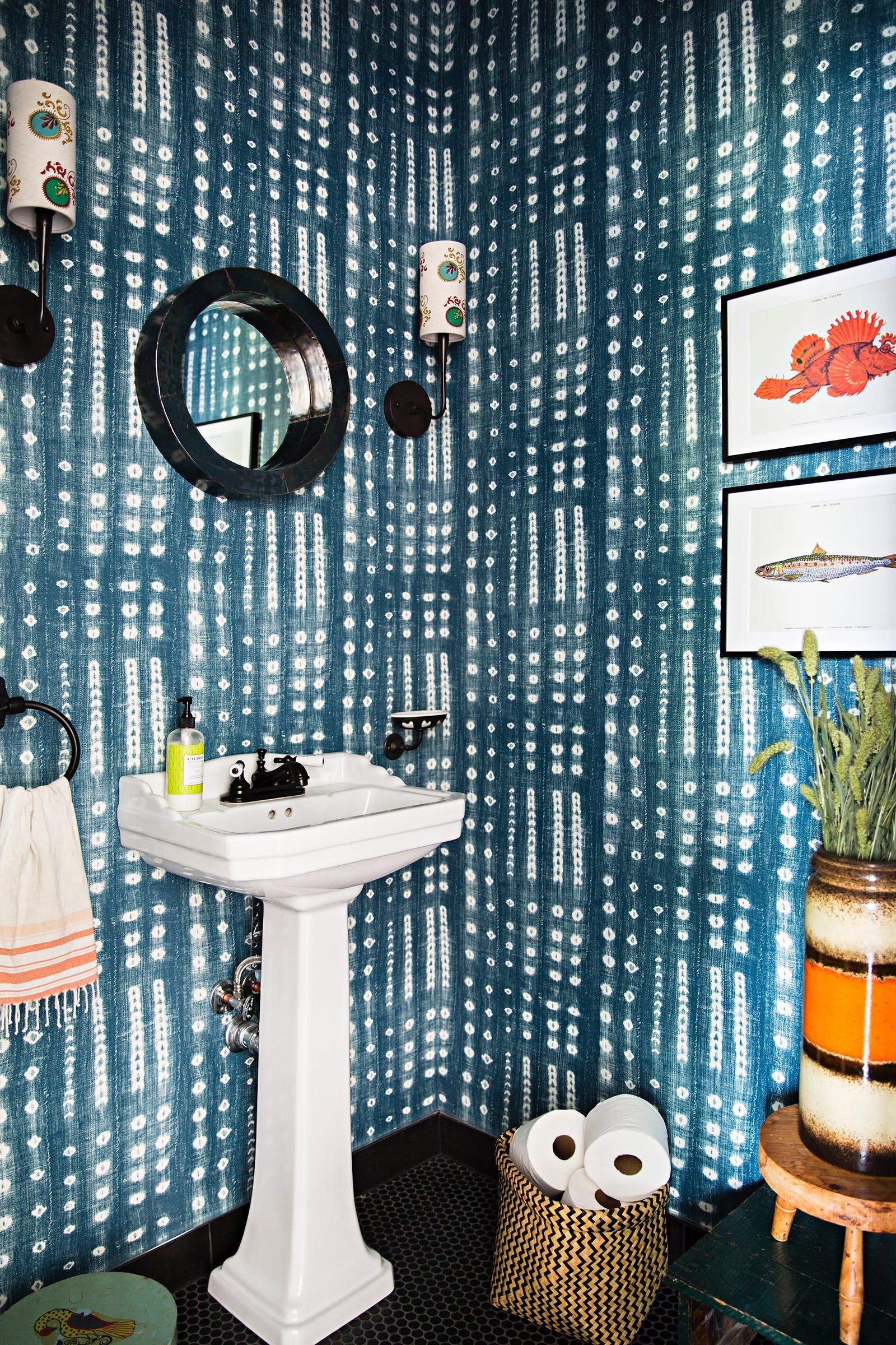 The Power Room Features Studio Four Nyc's Shibori Wallpaper, - Bathroom , HD Wallpaper & Backgrounds