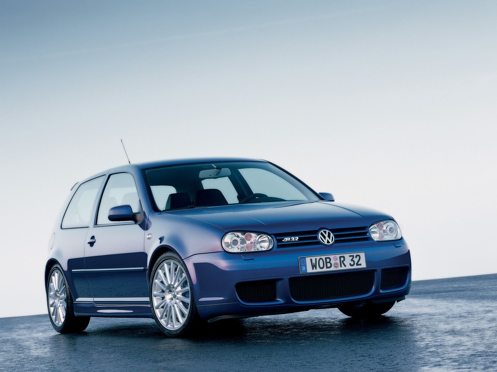 Golf R32 Wallpapers And Stock Photos - Volkswagen Golf R32 2005 , HD Wallpaper & Backgrounds