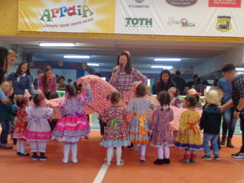 Dança Da Educação Infantil Na Festa Junina - Child , HD Wallpaper & Backgrounds