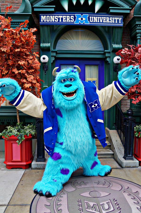 First Up Was Sulley He Is One Of My Favorite Pixar - Sully Monsters Inc Iphone , HD Wallpaper & Backgrounds