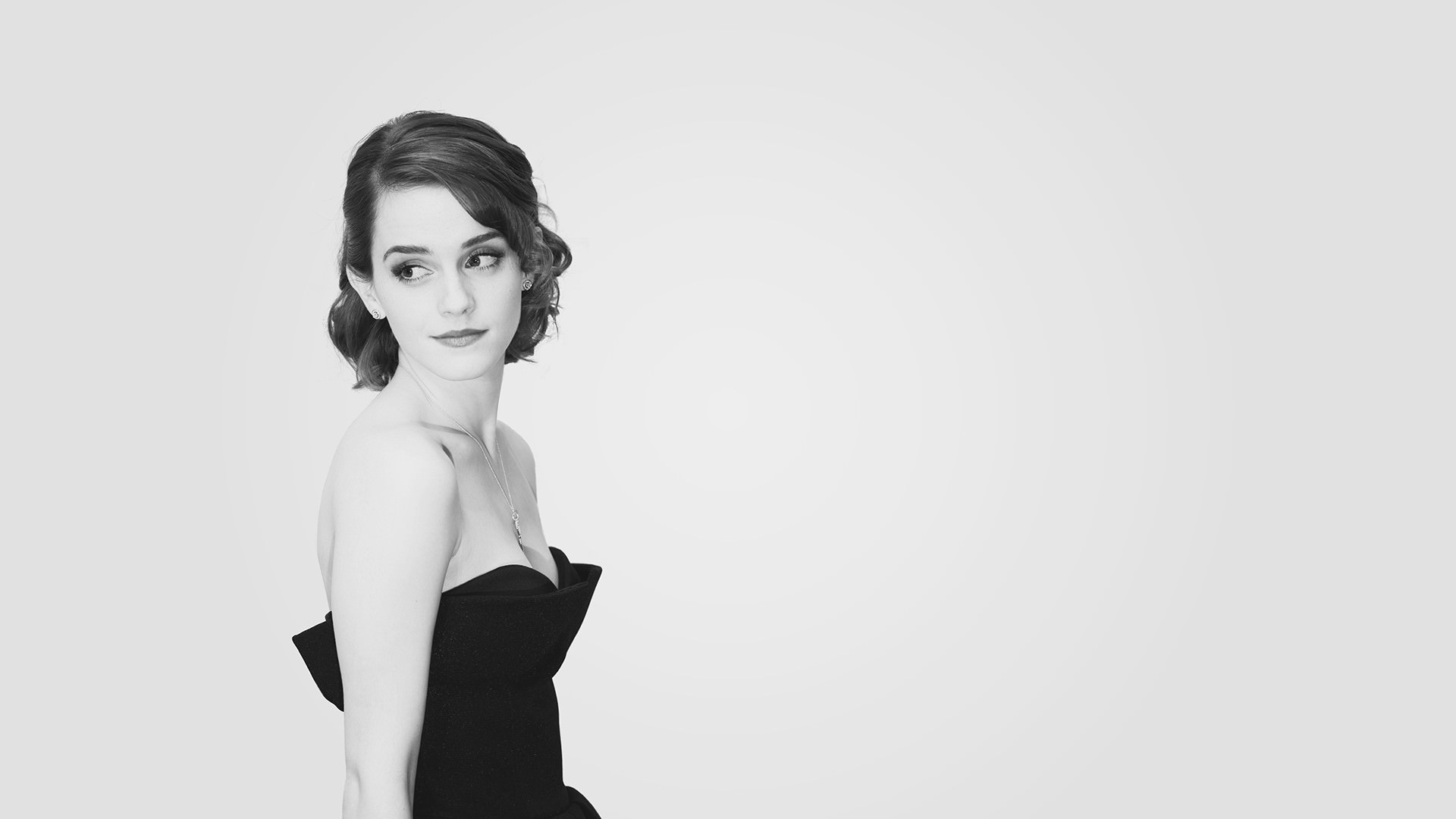 A Perfect Emma Watson Wallpaper - Formal Party Hair Style For Short Hair , HD Wallpaper & Backgrounds