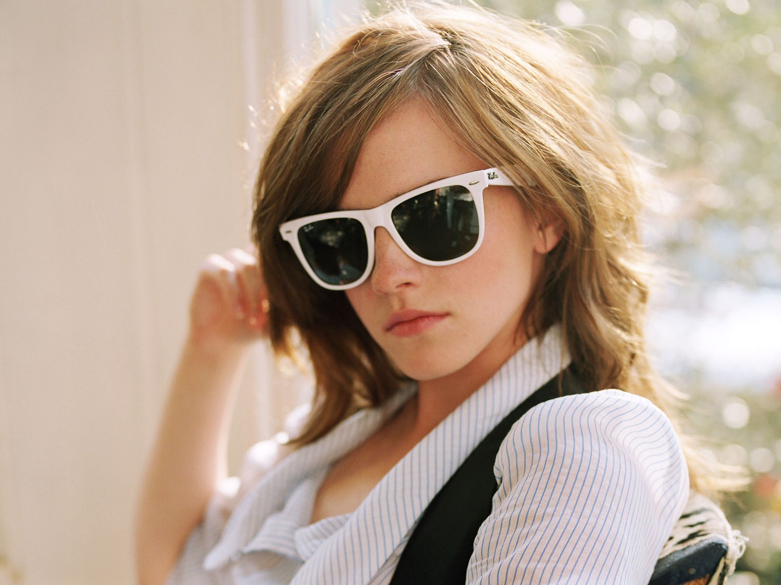 Emma Watson White Goggles Beautiful Hairstyle - Emma Watson , HD Wallpaper & Backgrounds