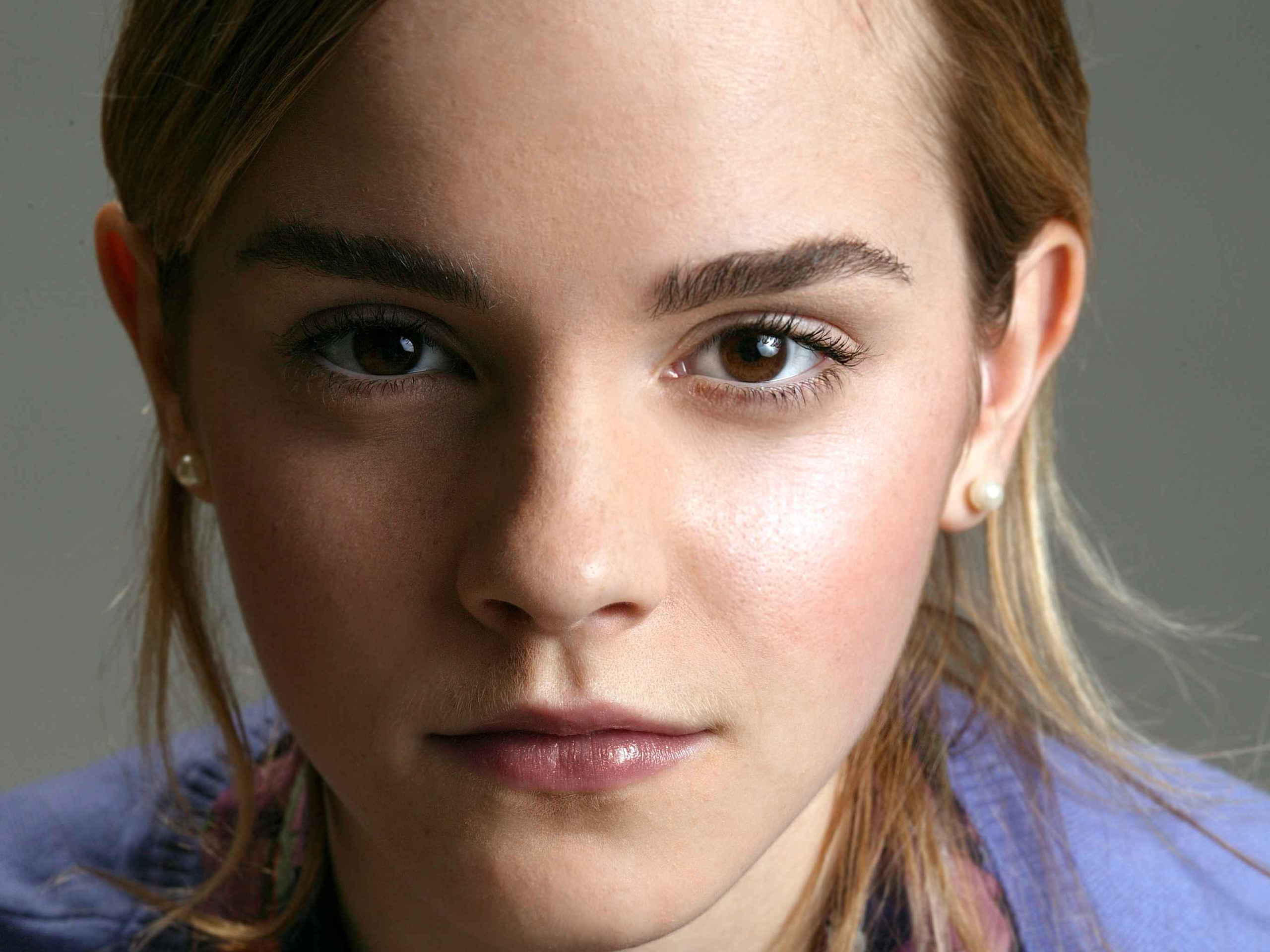 Emma Watson In Very Close Hd - Emma Watson , HD Wallpaper & Backgrounds