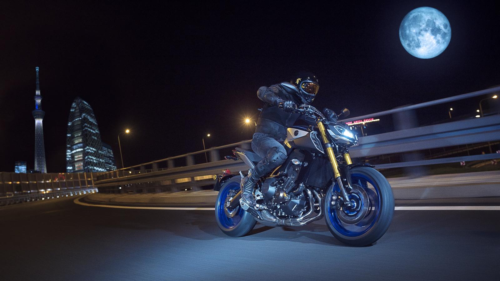 Challenge The Darkness - Yamaha Mt 09 Sp , HD Wallpaper & Backgrounds