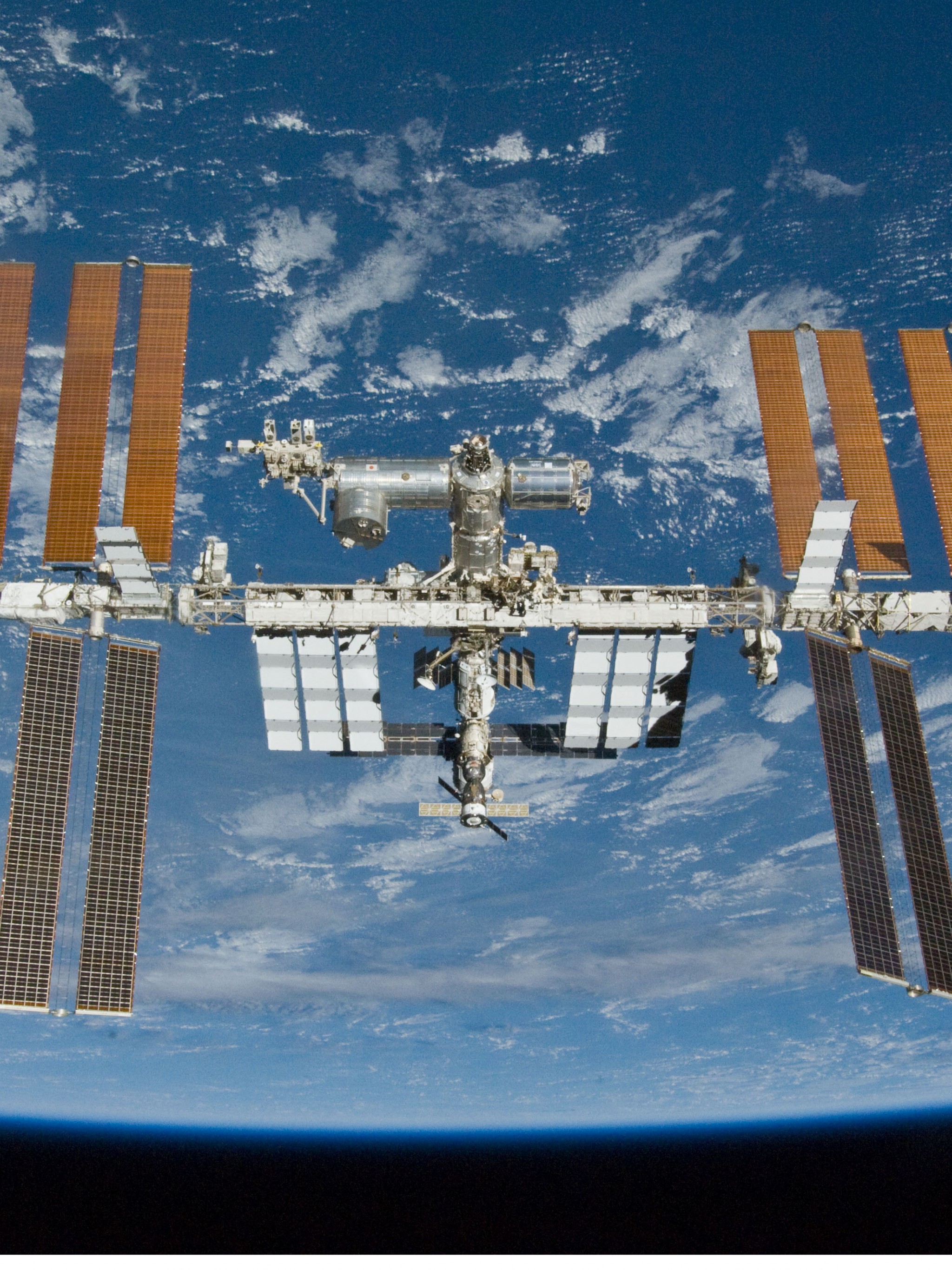 Download Iss Ham Radio, Iss Hockey Wallpaper - International Space Station Above Earth , HD Wallpaper & Backgrounds