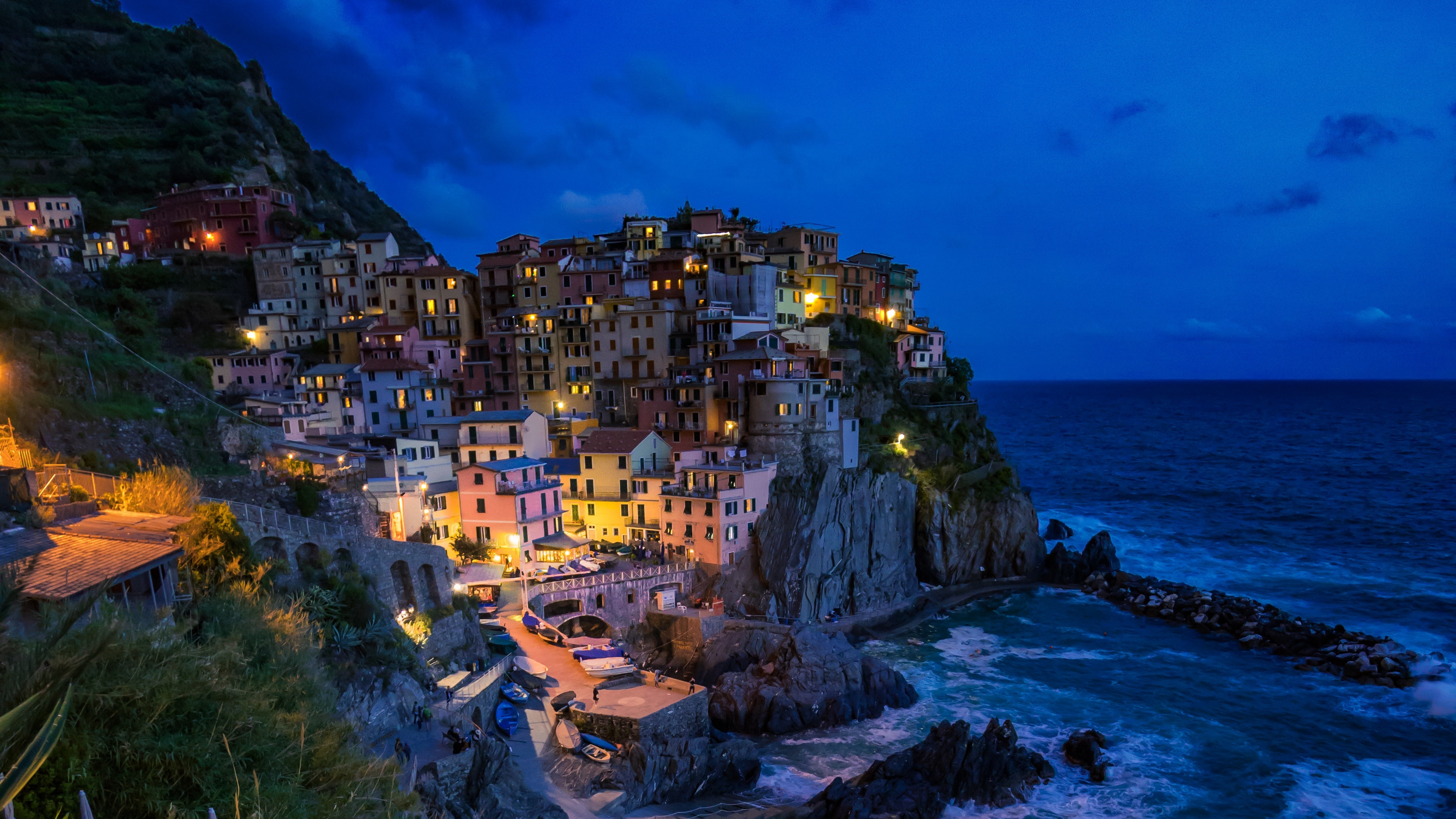 Wallpaper City, Sea, Cliff, Coast, Steep, Rocky, Manarola, - Italy City 4k , HD Wallpaper & Backgrounds