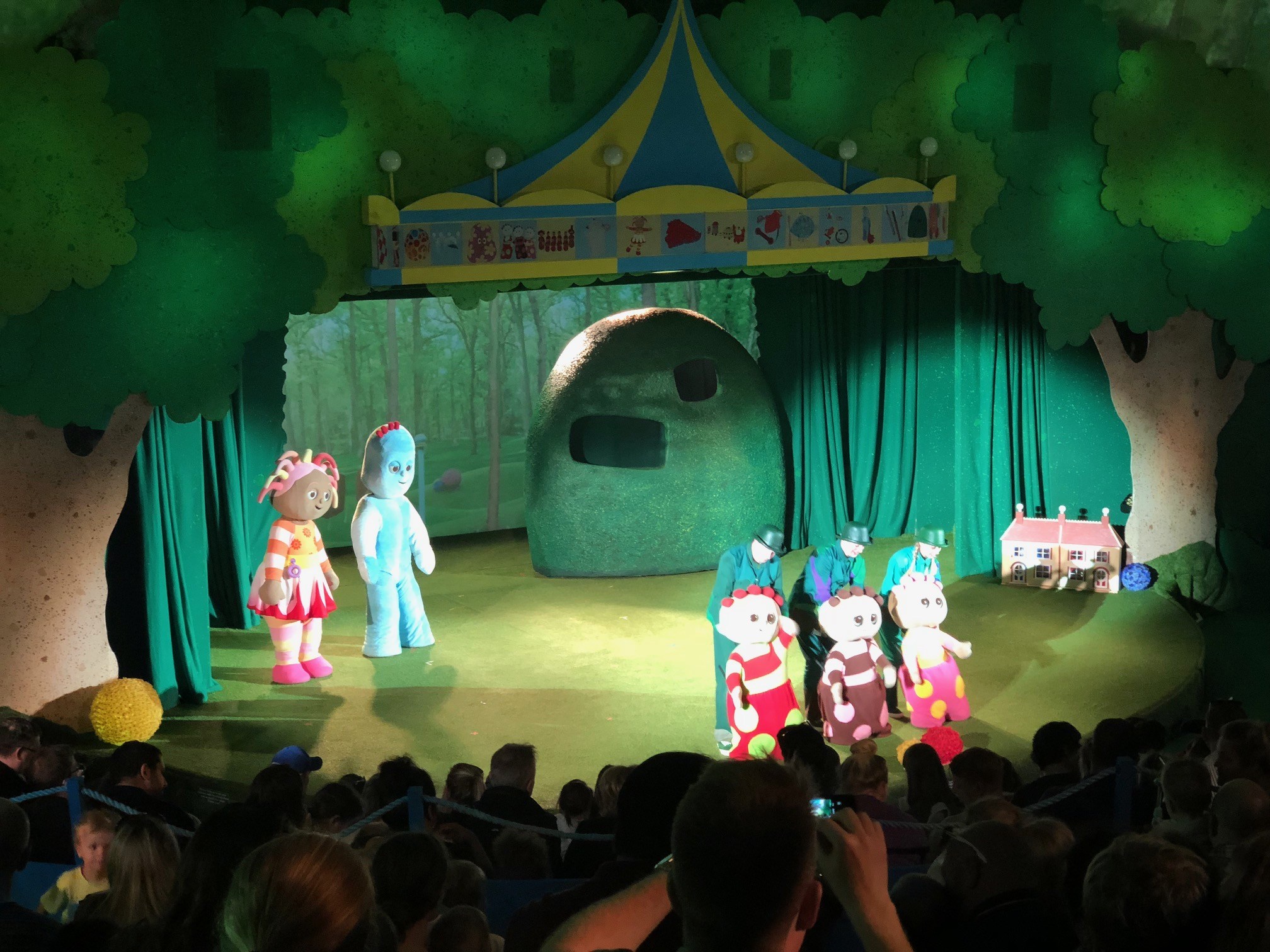 In The Night Garden Live Review - Stage , HD Wallpaper & Backgrounds