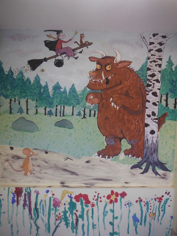 The Gruffalo And Room On The Broomm Wall Mural - Painting , HD Wallpaper & Backgrounds