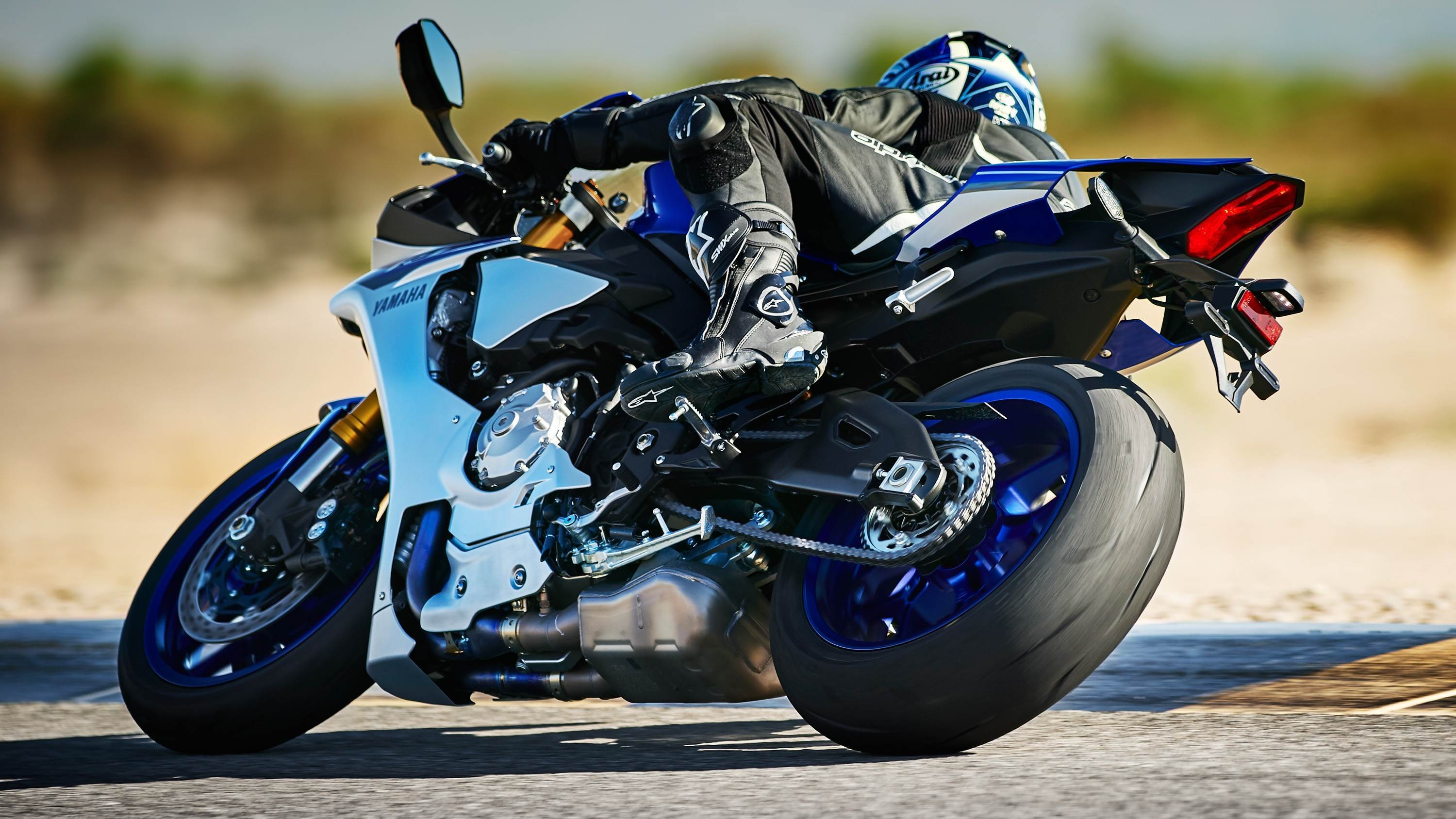 2015 Yamaha R1 / R1 M Hd Wallpapers - Yamaha Yzf R1 Stunt Bike , HD Wallpaper & Backgrounds