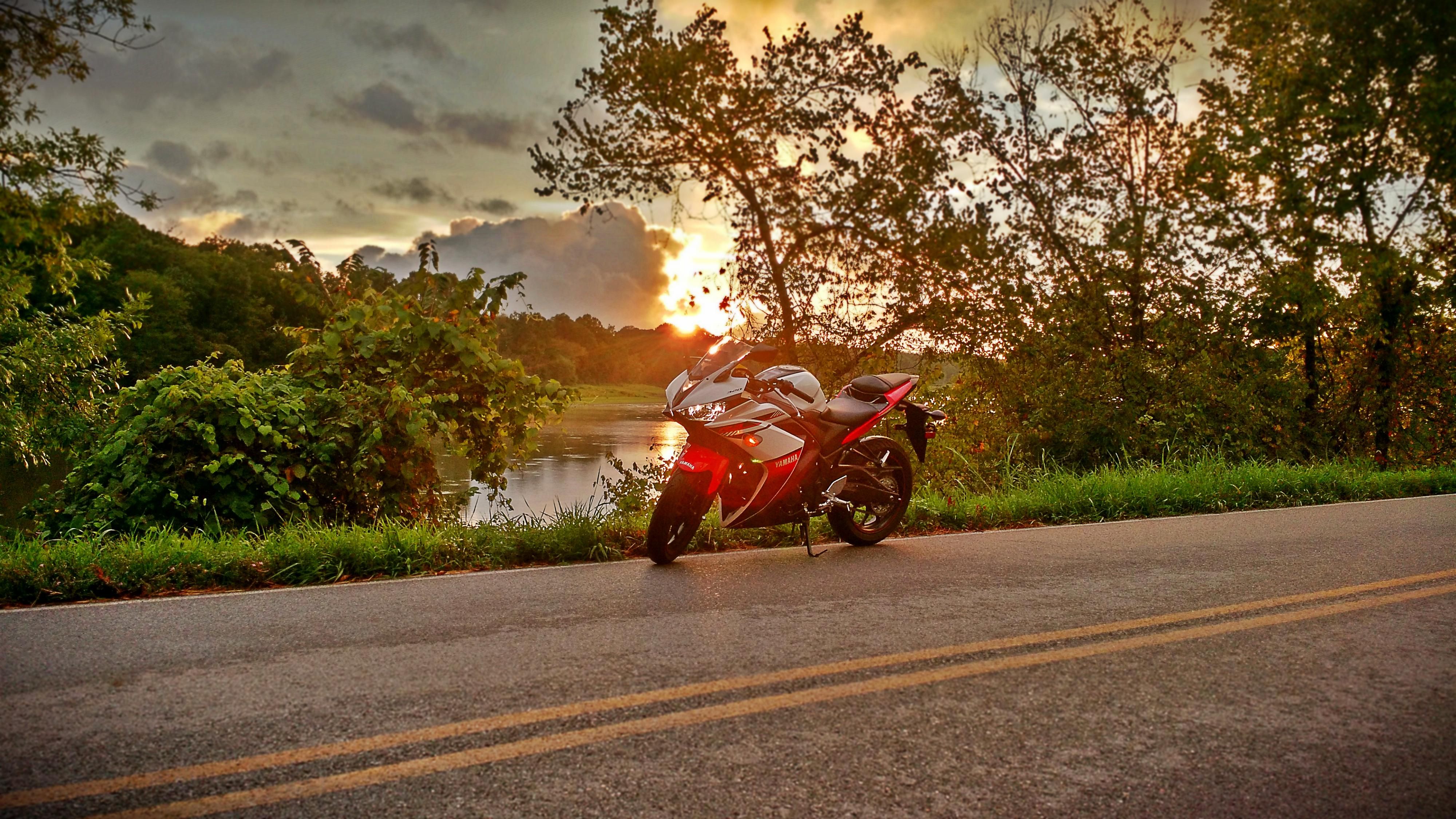 2016 Yamaha R3 At Sunset Hd Wallpaper From Gallsource - Highway , HD Wallpaper & Backgrounds