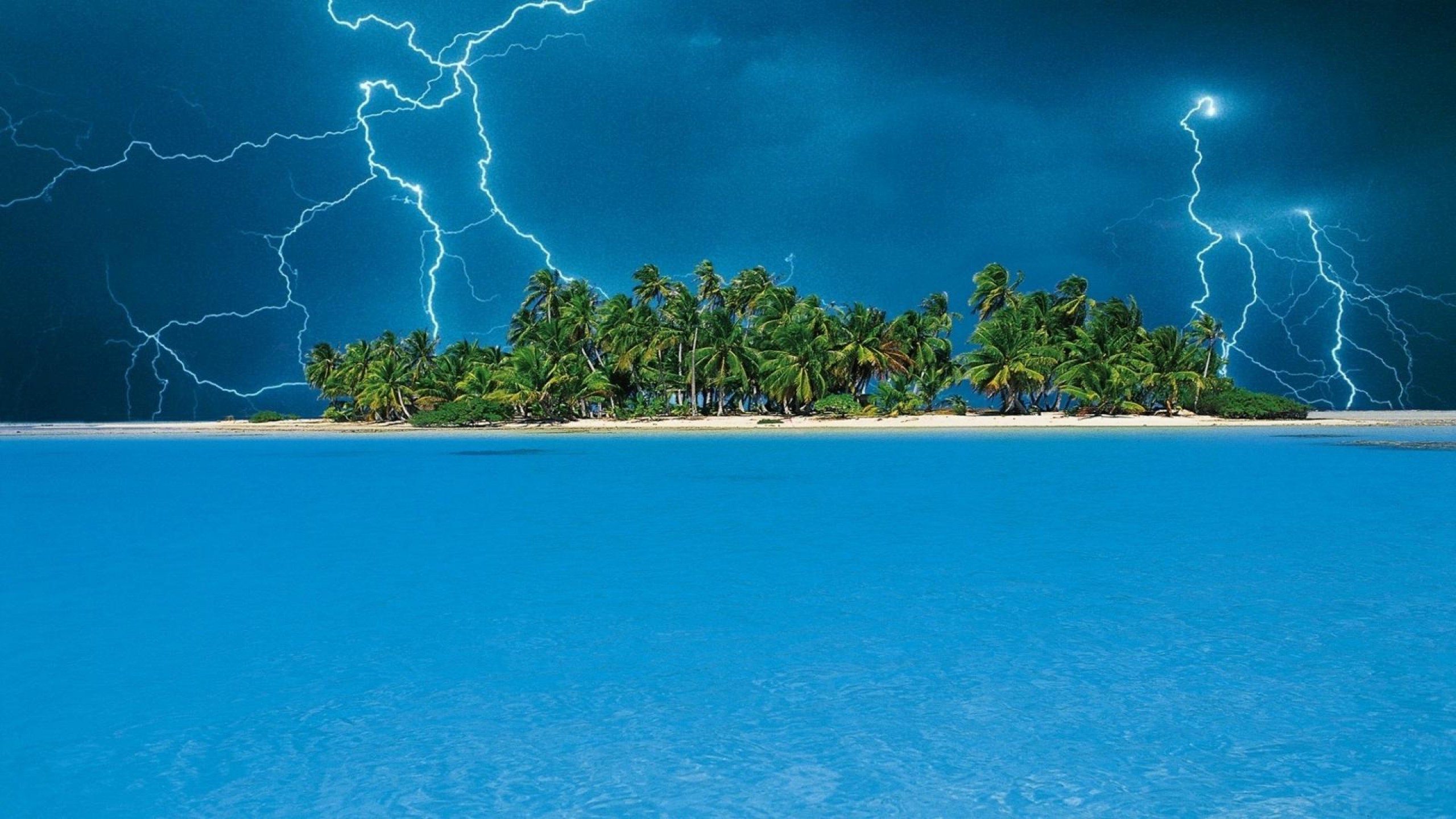 Cool Lightning Wallpapers - Lightning Storm On Island , HD Wallpaper & Backgrounds