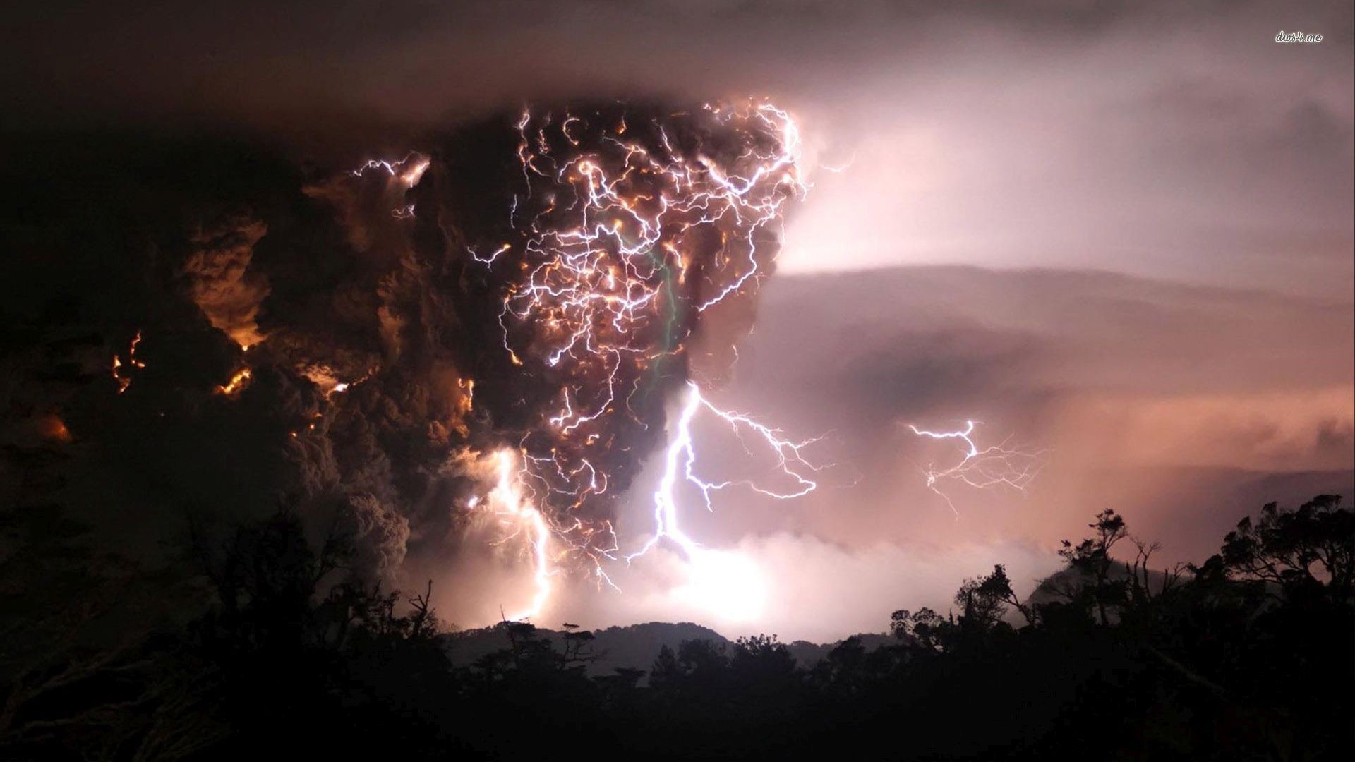Volcano With Lightning , HD Wallpaper & Backgrounds