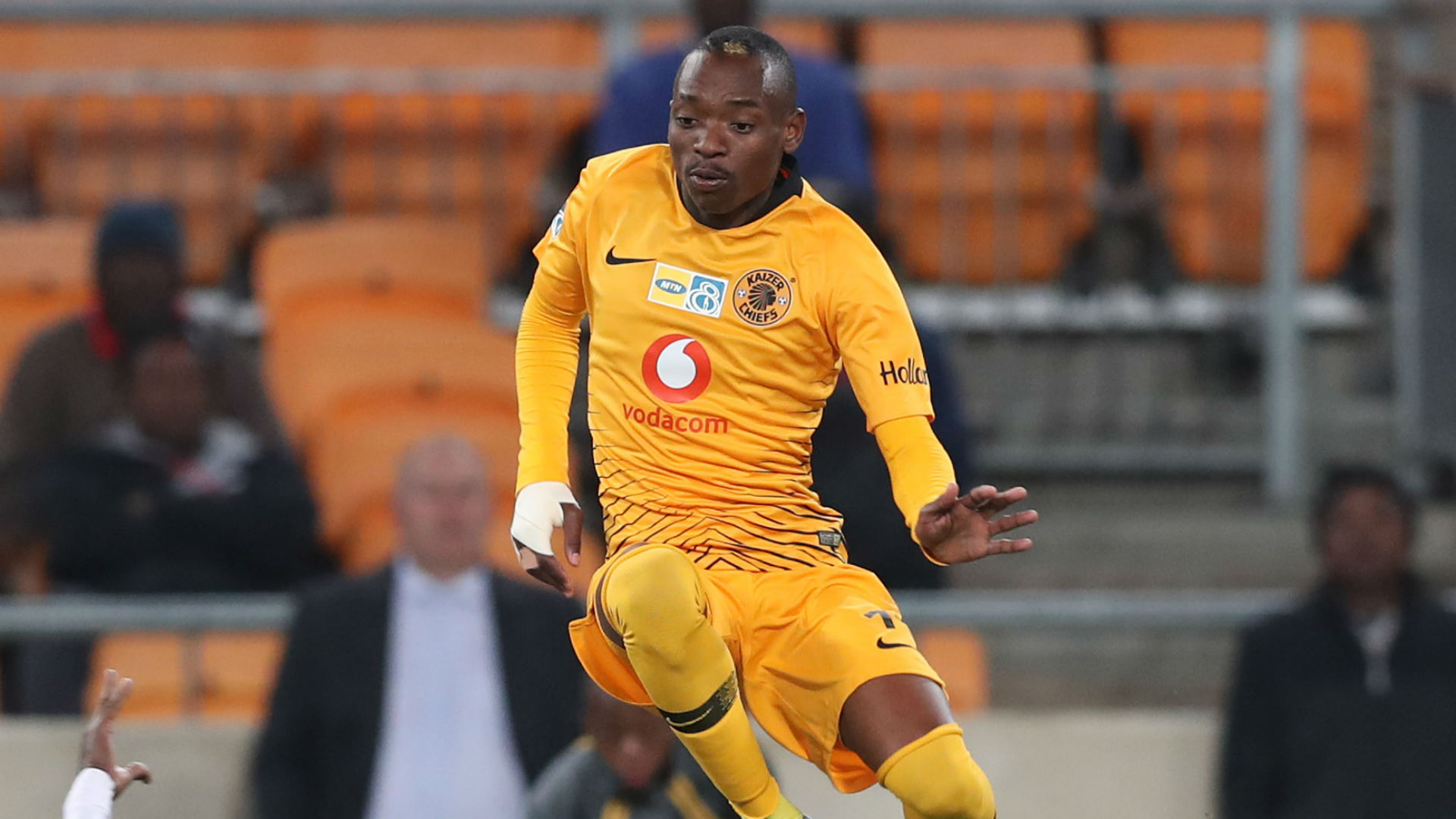 Khama Billiat, Kaizer Chiefs, August - Kaizer Chiefs Khama Billiat , HD Wallpaper & Backgrounds