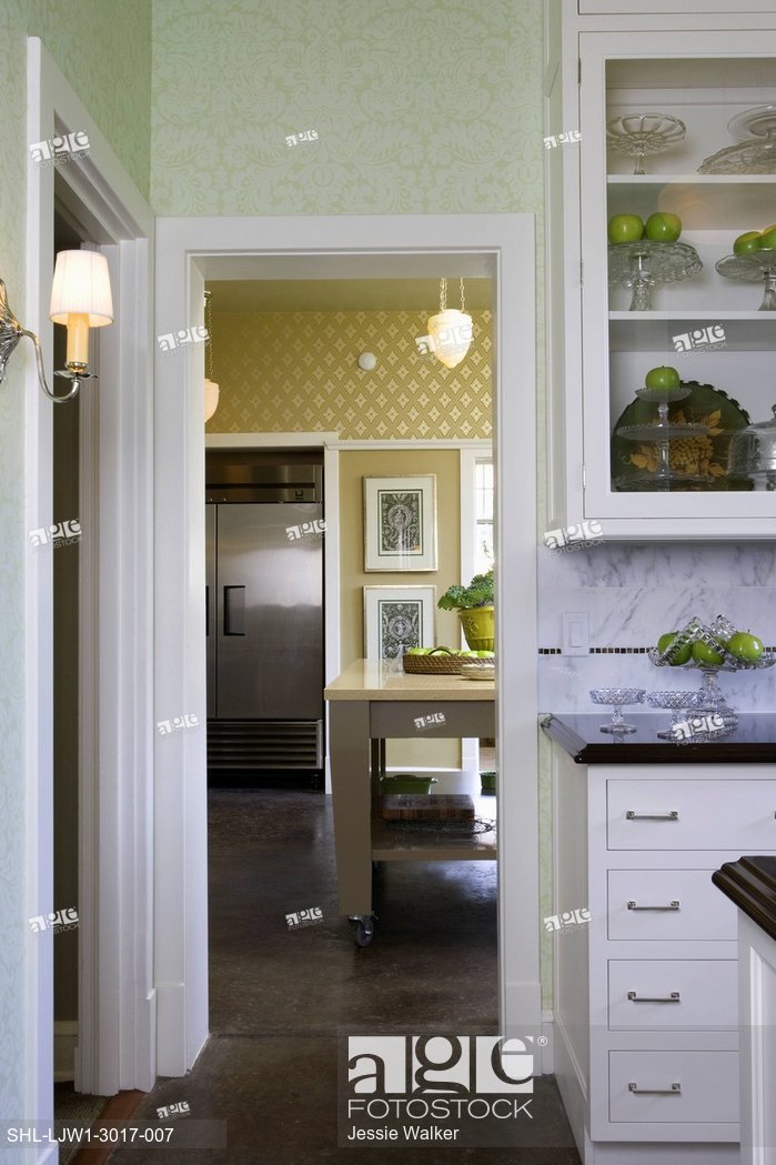 Looking From Butler's Pantry Into Kitchen With Moveable - Kitchen , HD Wallpaper & Backgrounds