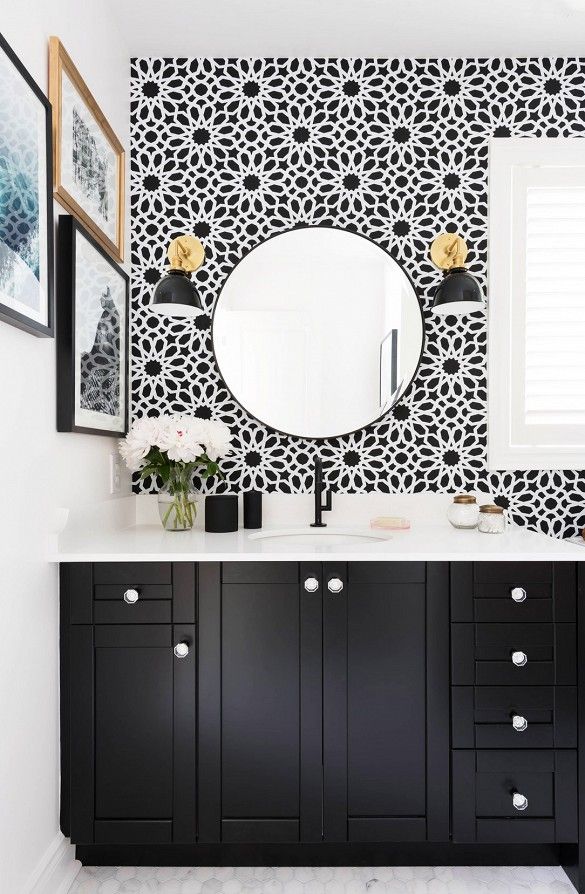An Expert Shares The One Thing Every White Bathroom - Black And White Boho Bathroom , HD Wallpaper & Backgrounds