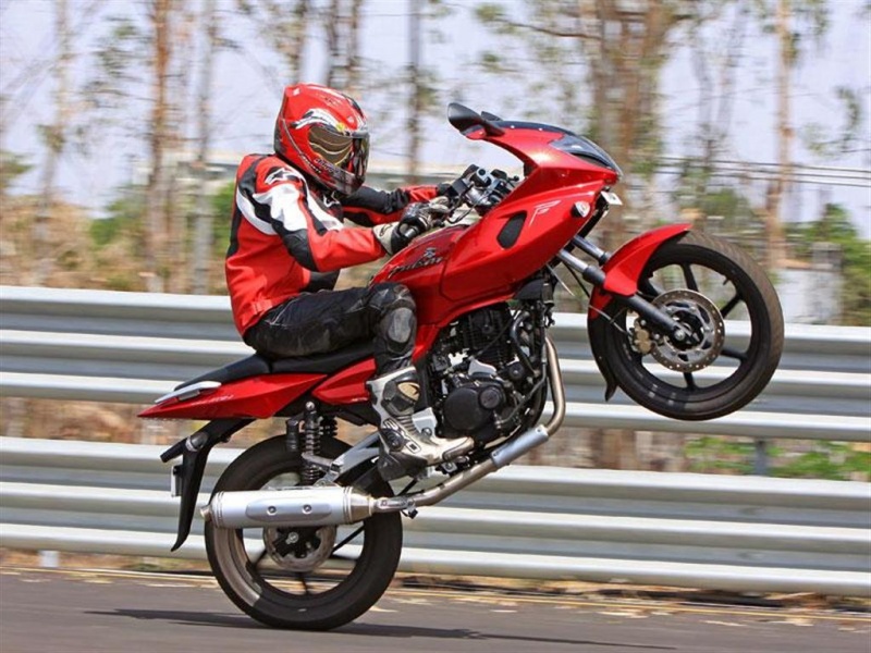 Red Pulsar 220 Bike - Pulsar 220 New Model , HD Wallpaper & Backgrounds