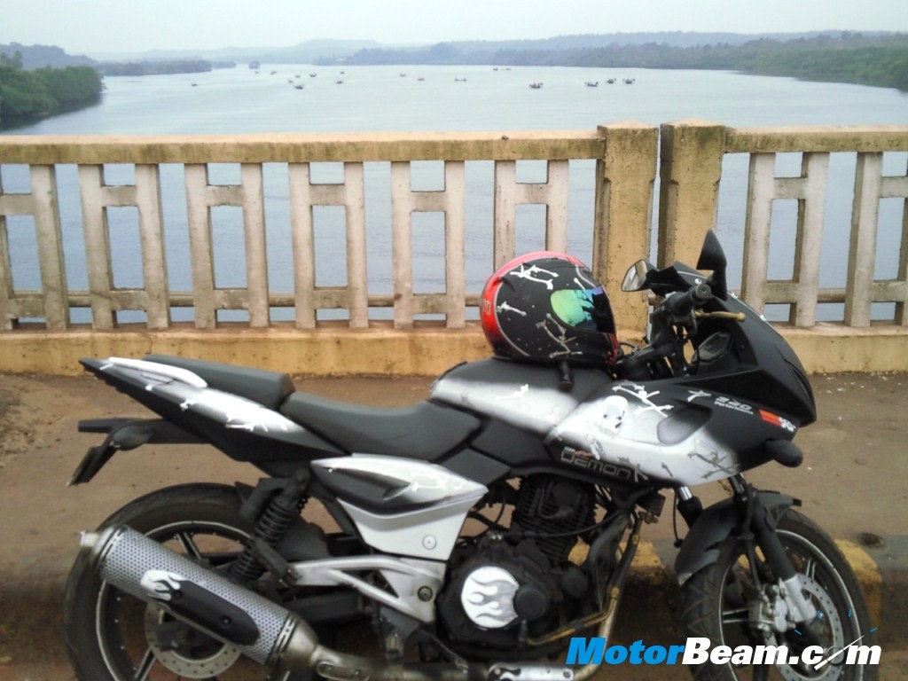 Bajaj Pulsar 220 Silver , HD Wallpaper & Backgrounds