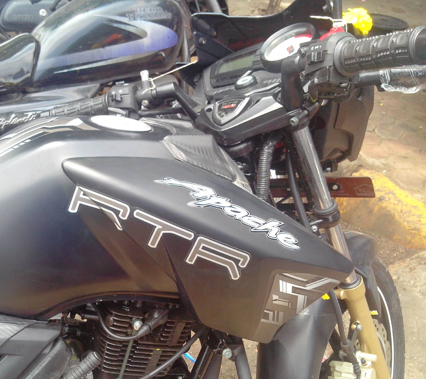 Apache Rtr 180 Wallpapers Black Colour - Motorcycle , HD Wallpaper & Backgrounds