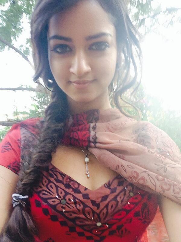 Shanvi Srivastava Selfie , HD Wallpaper & Backgrounds