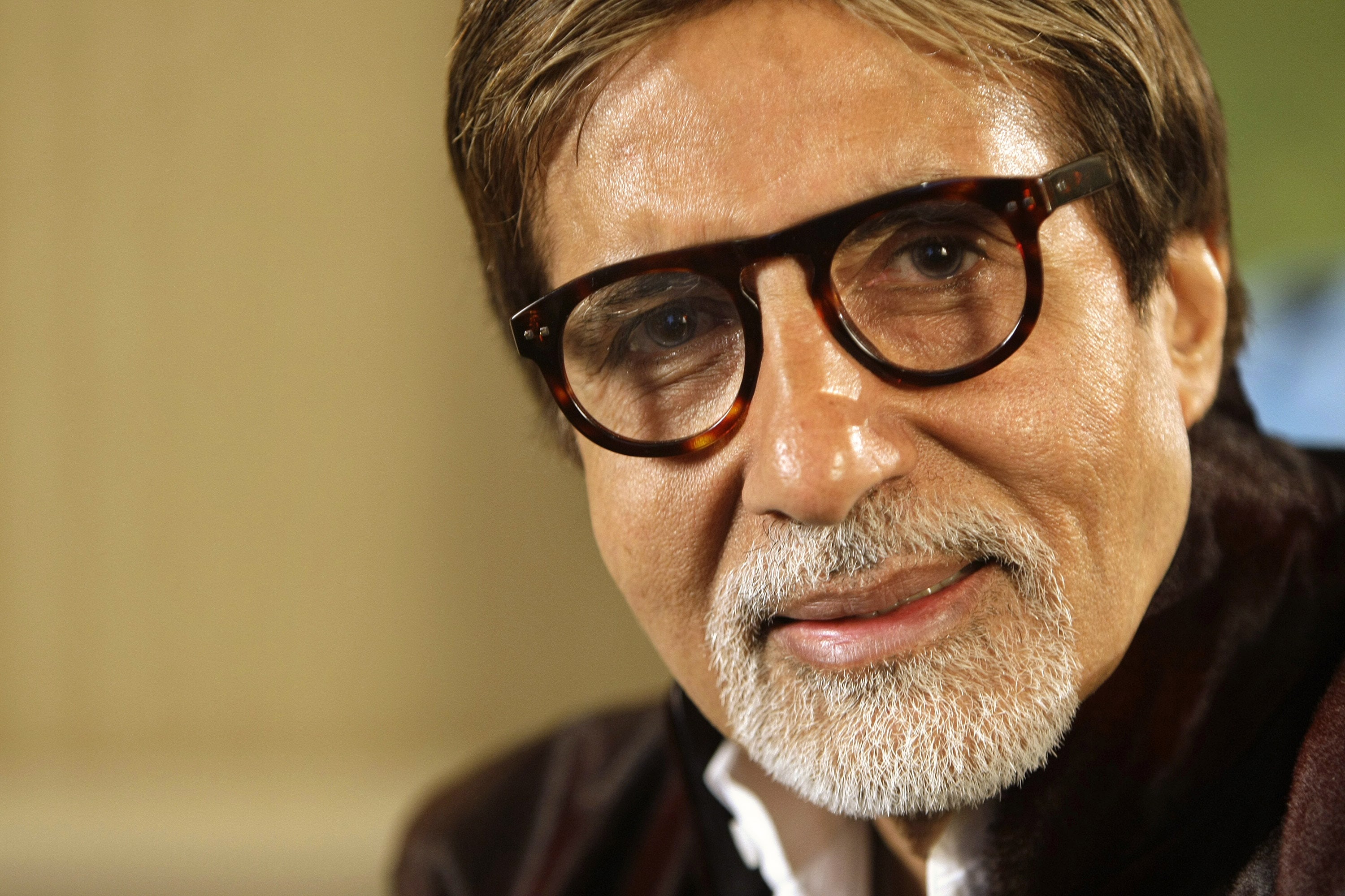 Amitabh Bachchan Pictures Amitabh Bachchan Hq Wallpapers - Amitabh Bacchan , HD Wallpaper & Backgrounds