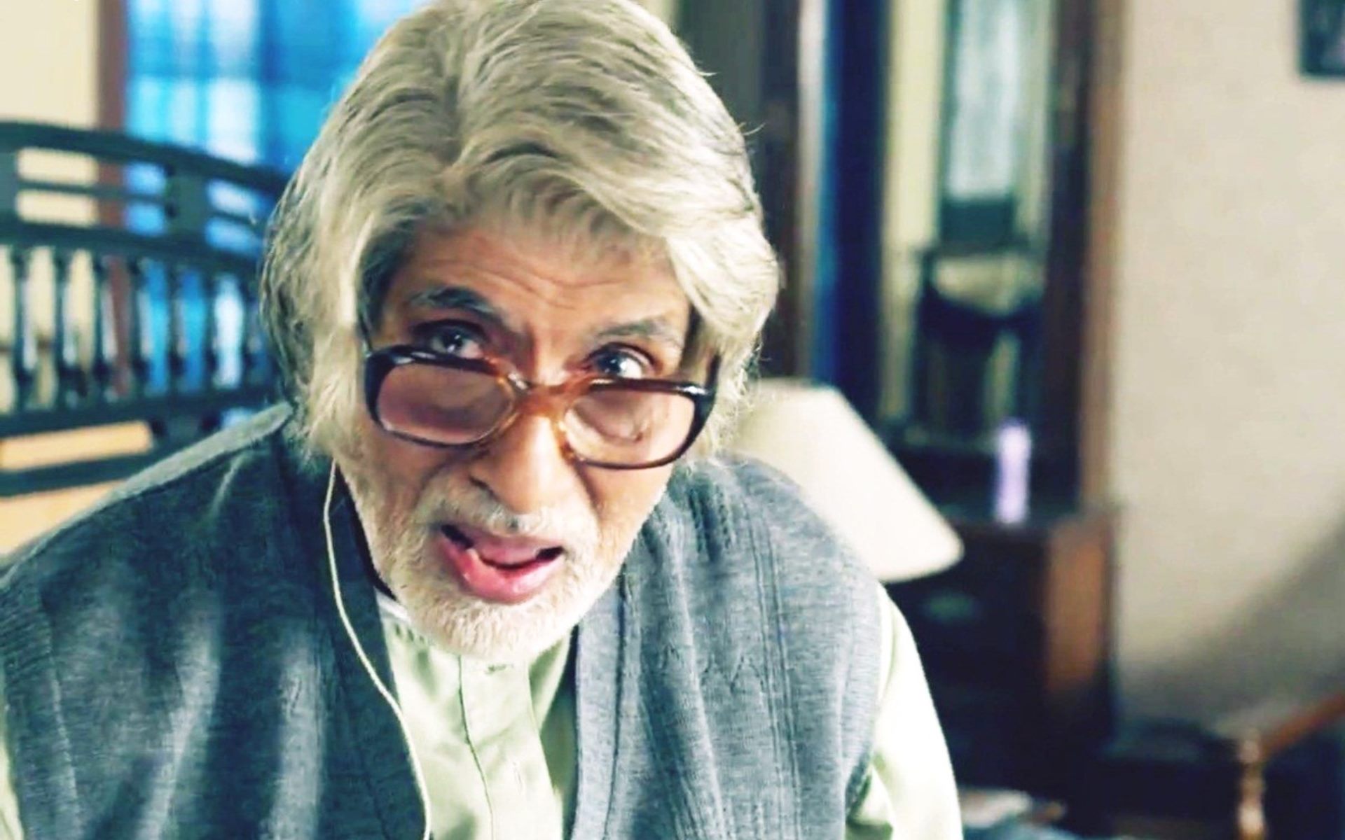Amitabh Bachchan Looking Cute Hd Wallpaper - Girl , HD Wallpaper & Backgrounds