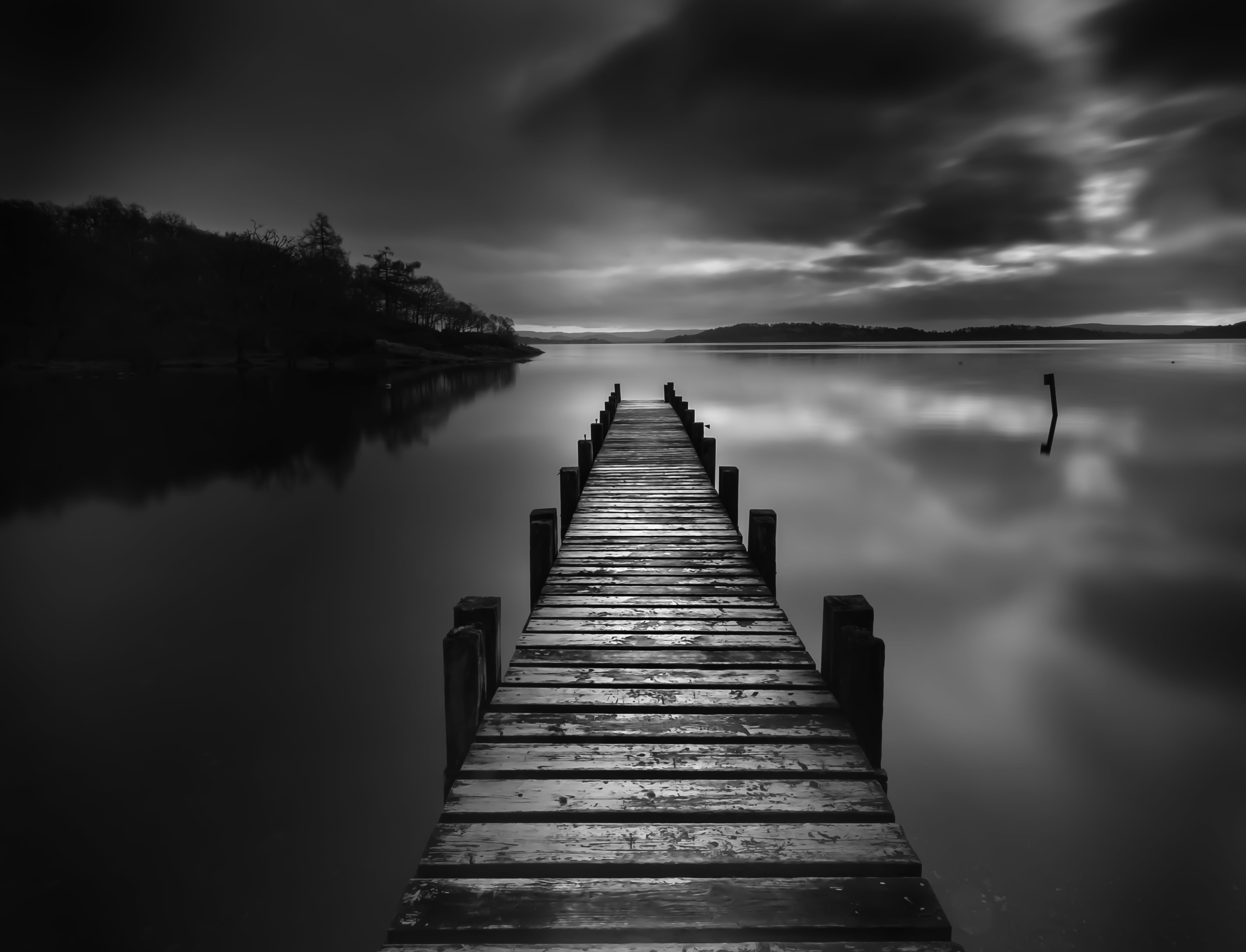 Grayscale Photography Of Sea Dock, Loch Lomond Hd Wallpaper - Reflection , HD Wallpaper & Backgrounds