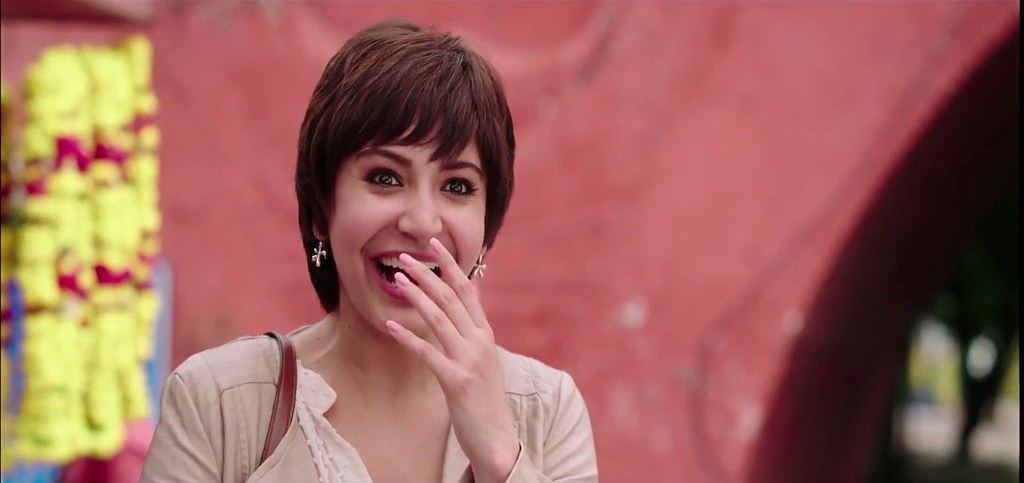 Stylishhdwallpapers Beautiful Anushka Sharma Laughing - Anushka Sharma Pk Movie , HD Wallpaper & Backgrounds