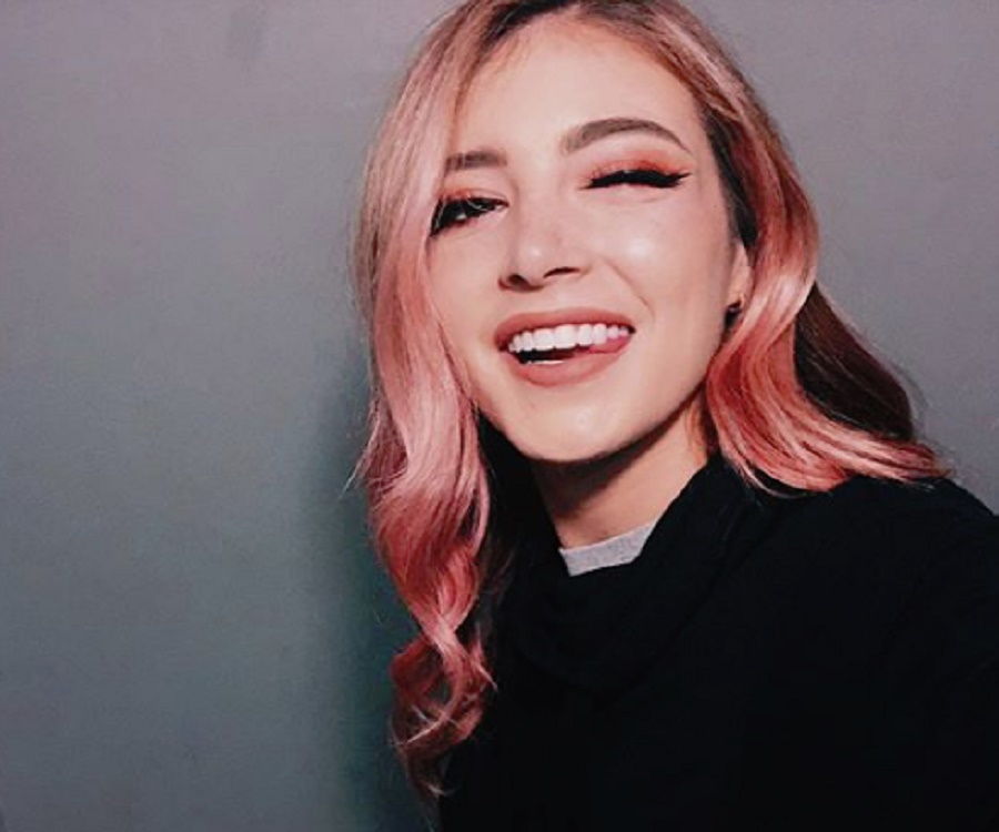 Bio, Facts, Family Life Of Singer - Chrissy Costanza Teeth , HD Wallpaper & Backgrounds