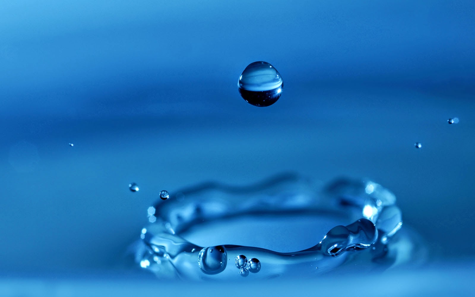 Water Drop Wallpapers - Water Close Up Photography , HD Wallpaper & Backgrounds