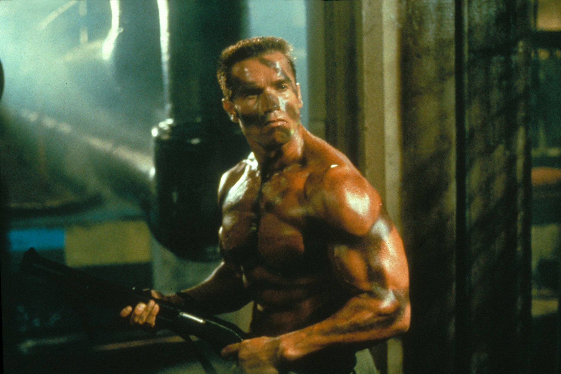 Commando Wallpaper Arnold - Arnold Schwarzenegger Commando , HD Wallpaper & Backgrounds
