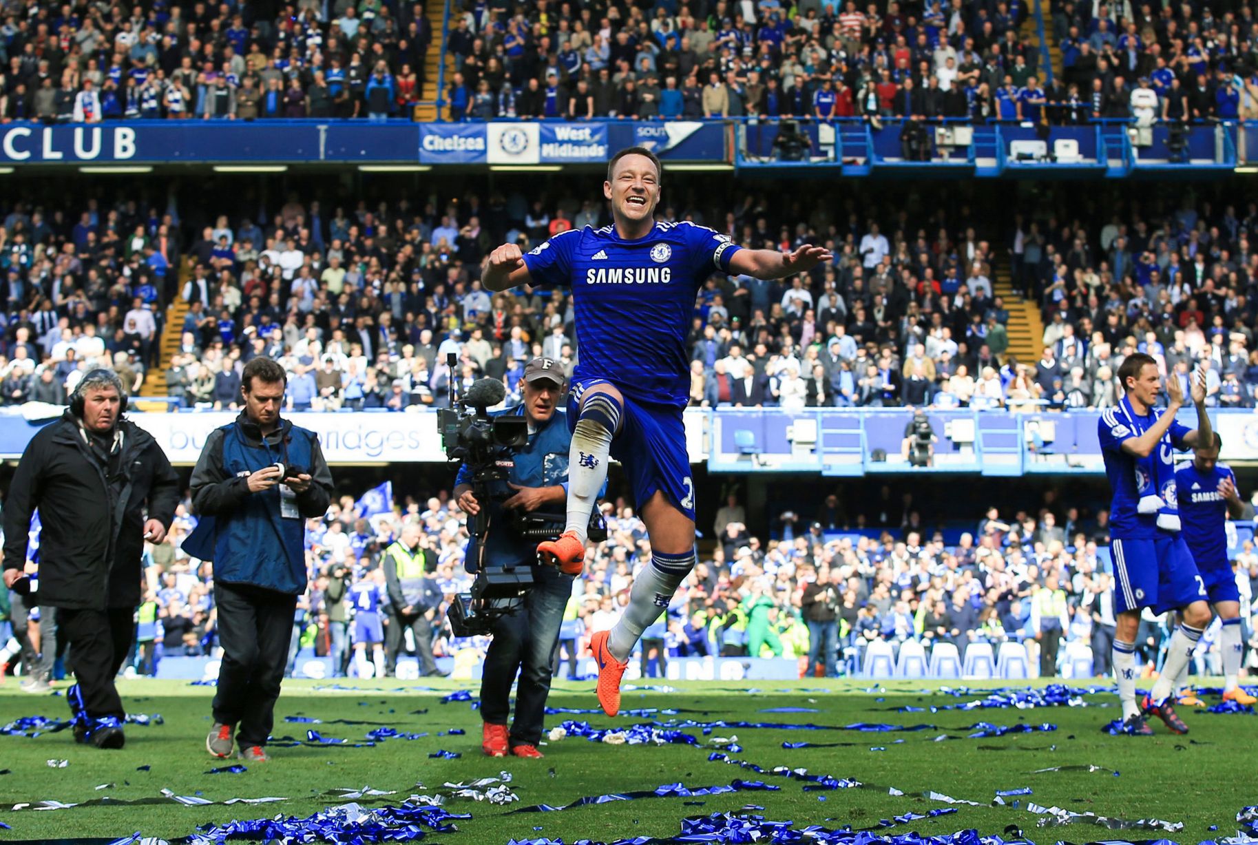 John Terry Of Chelsea Celebrates The Premier League - Chelsea Celebrate Premier League , HD Wallpaper & Backgrounds