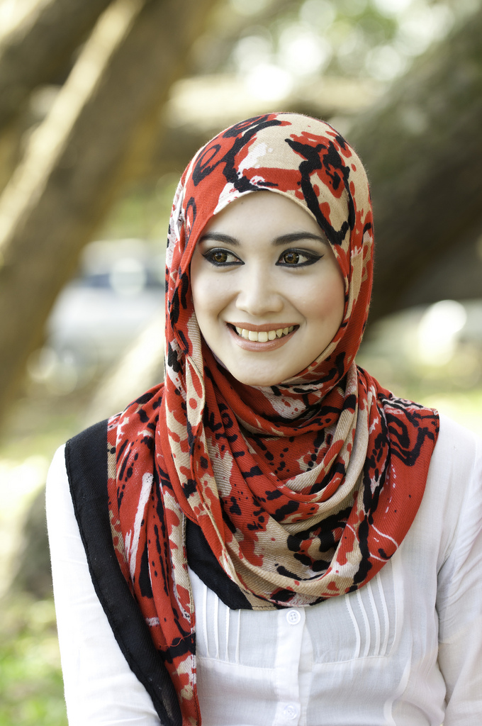 Muslim - Pretty Muslim Woman , HD Wallpaper & Backgrounds
