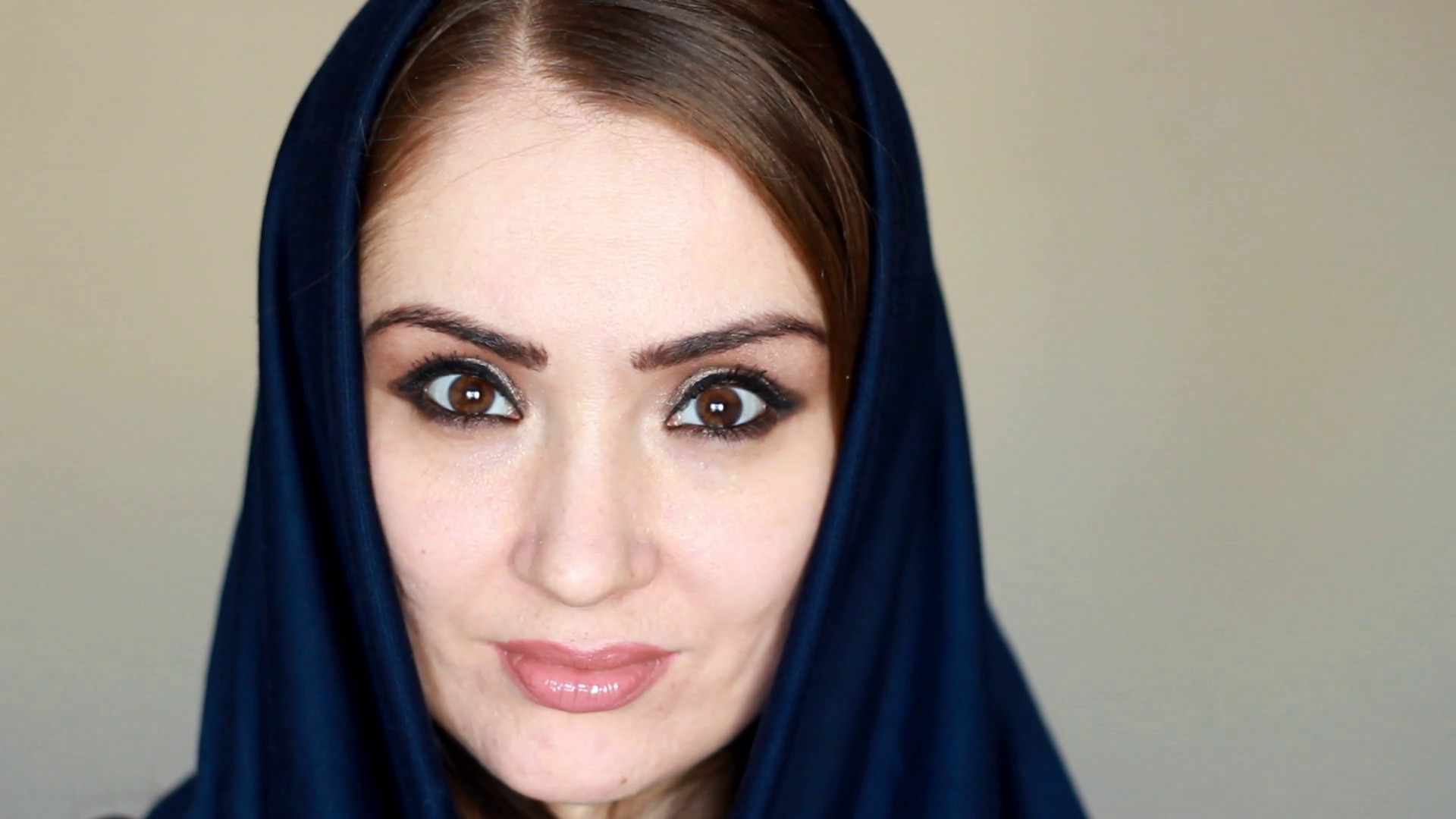 Close-up The Face And Eyes Of Young And Mysterious - Arab Woman Face , HD Wallpaper & Backgrounds