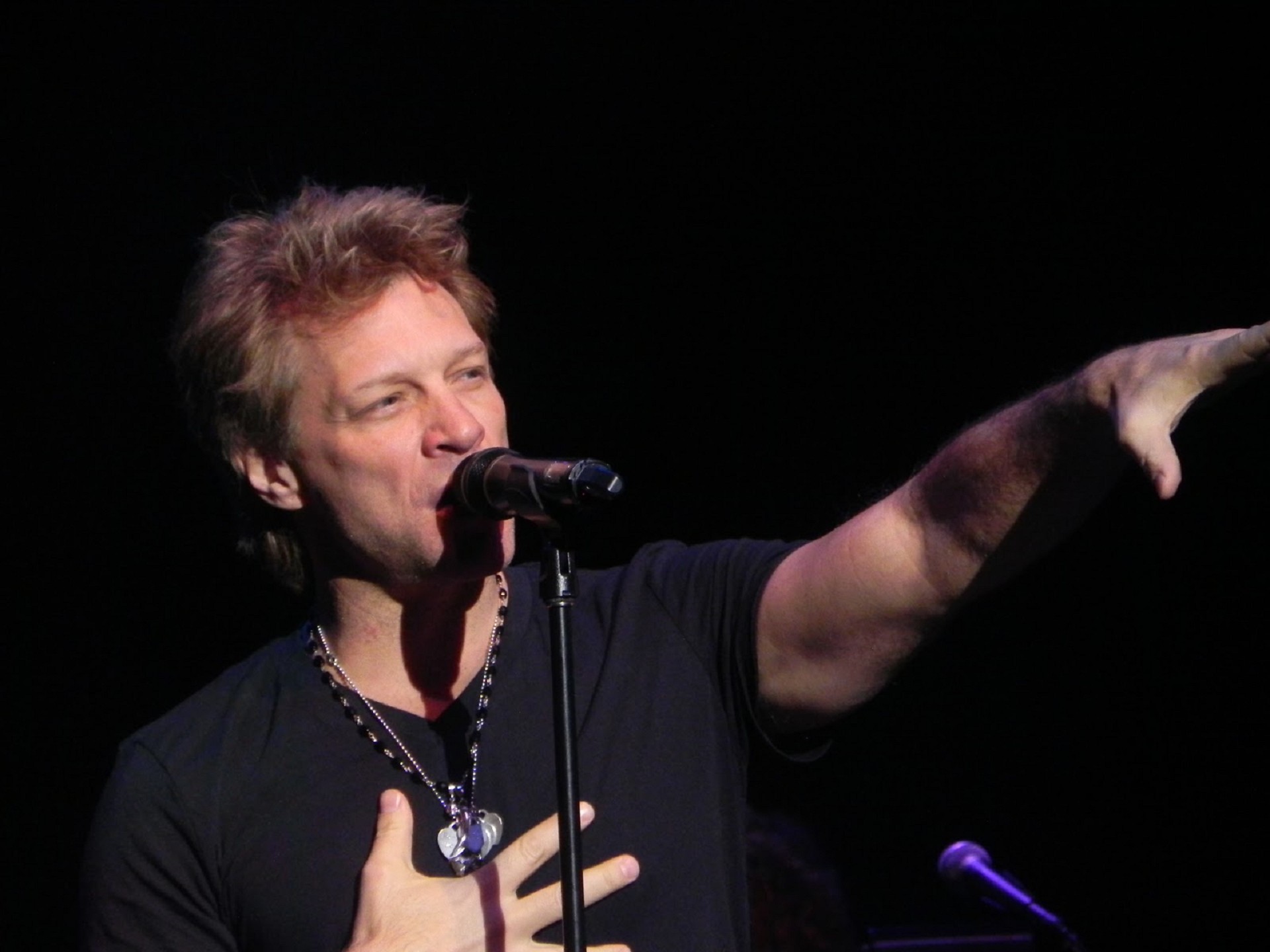 Free Bon Jovi Wallpaper - Rock Concert , HD Wallpaper & Backgrounds
