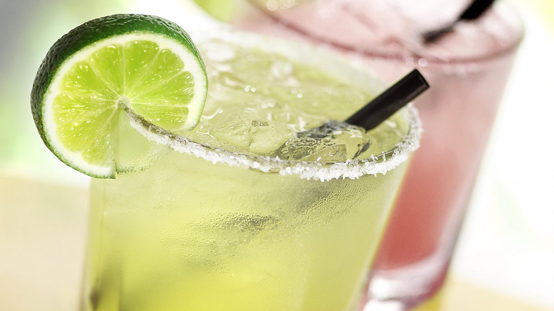 Lemon Juice Wallpaper - Lime On Drink , HD Wallpaper & Backgrounds