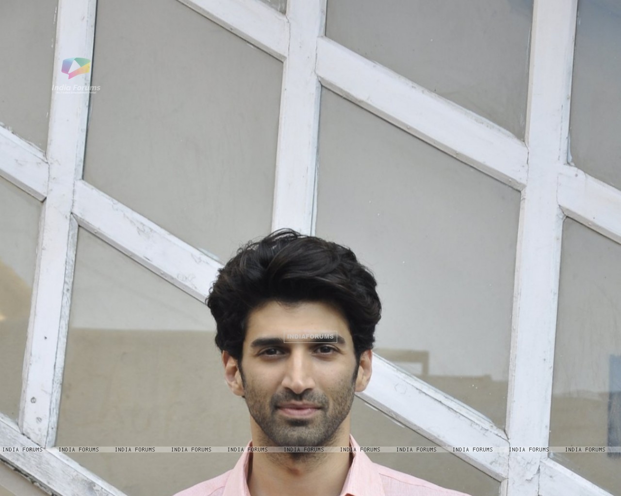 Aditya Roy Kapur Snapped At Mehboob Studios Size - Aditya Roy Kapoor 2016 , HD Wallpaper & Backgrounds