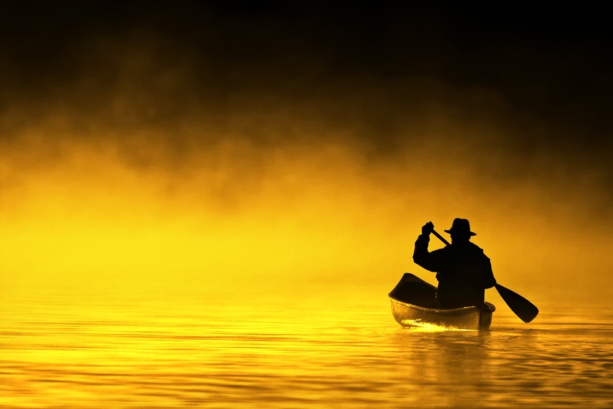 Liquid Gold Ocean Canoe Desktop Images - Canoe , HD Wallpaper & Backgrounds
