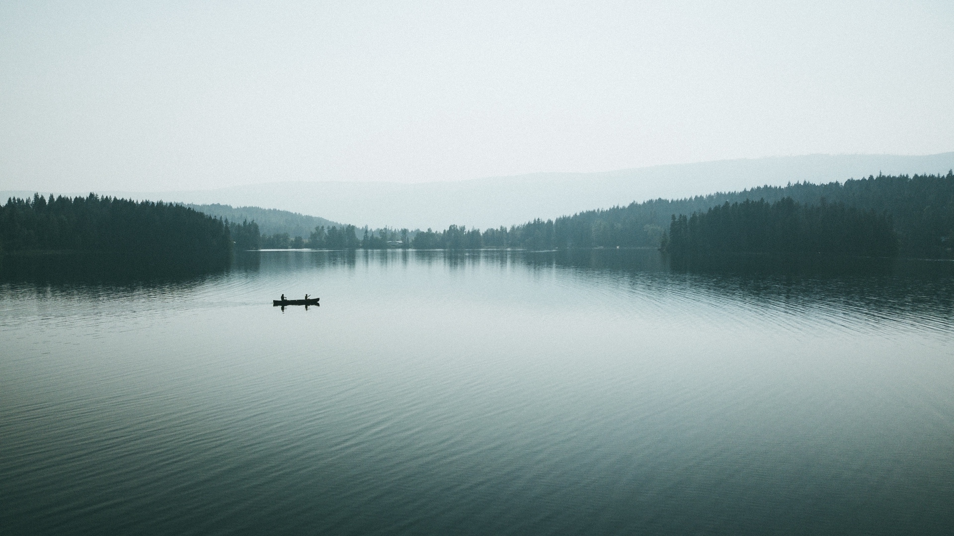 Wallpaper Canoe, Boat, Lake, Fog, Silhouettes - Loch , HD Wallpaper & Backgrounds