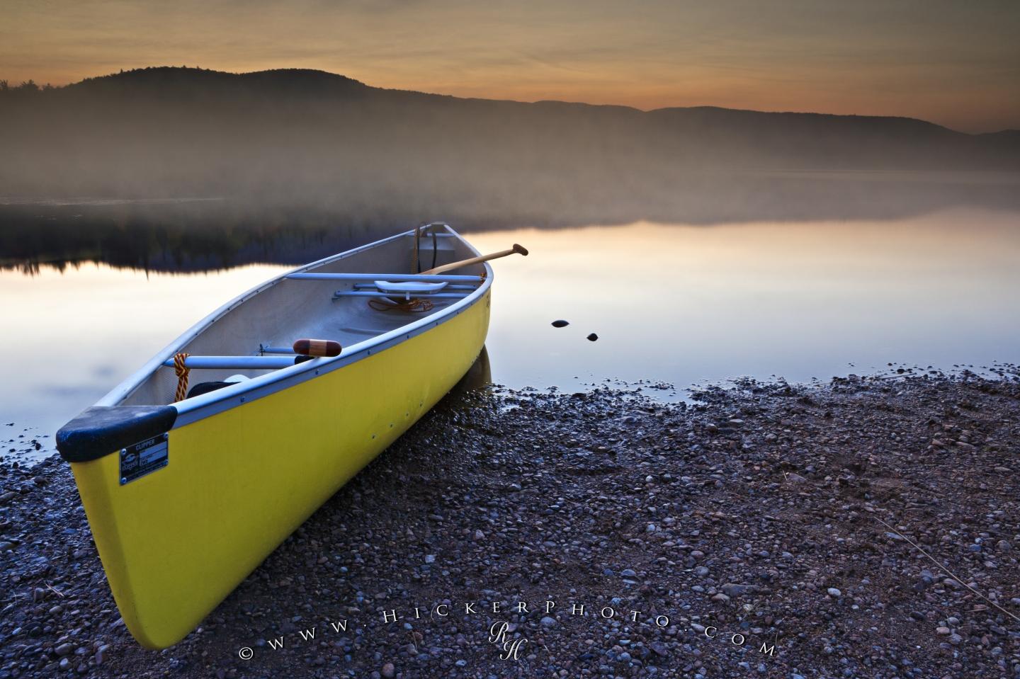 Free Computer Background - Canoes In The Water , HD Wallpaper & Backgrounds