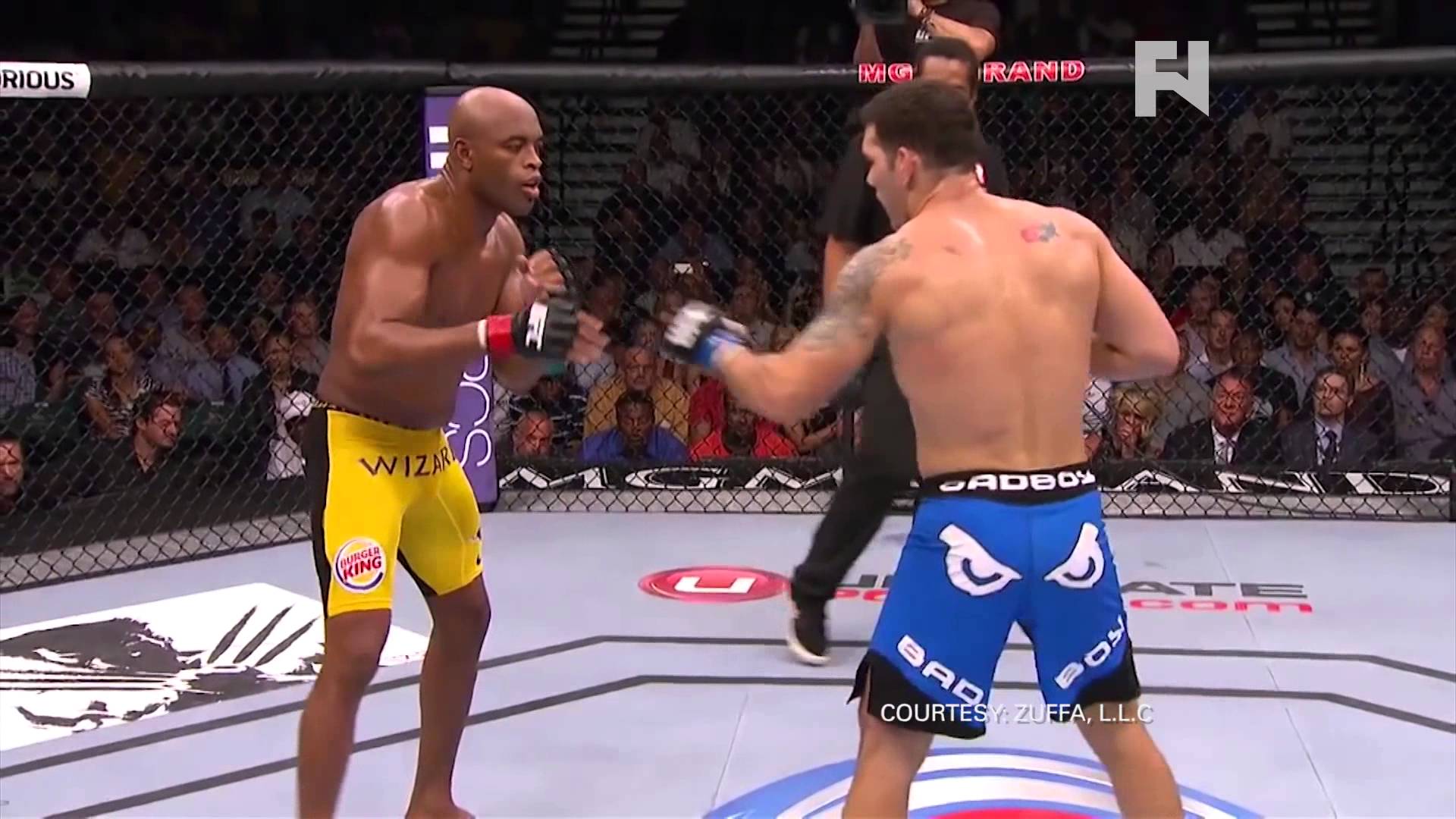 Looking At Ufc - Chris Weidman Vs Anderson Silva , HD Wallpaper & Backgrounds