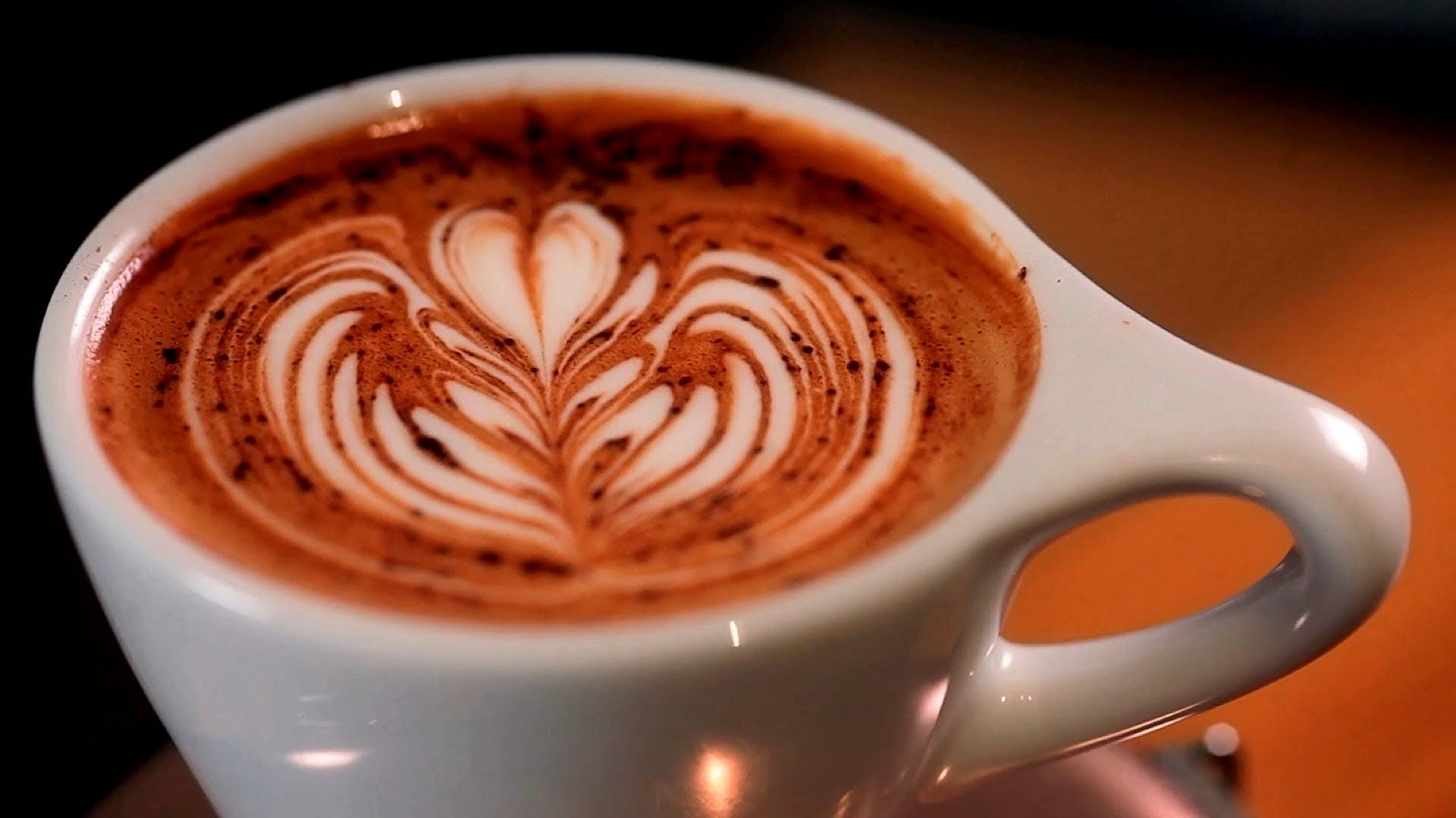 Chocolate Powder Latte Art, Heart, Cup, Coffee, Coffee - Cappuccino Art With Chocolate Powder , HD Wallpaper & Backgrounds