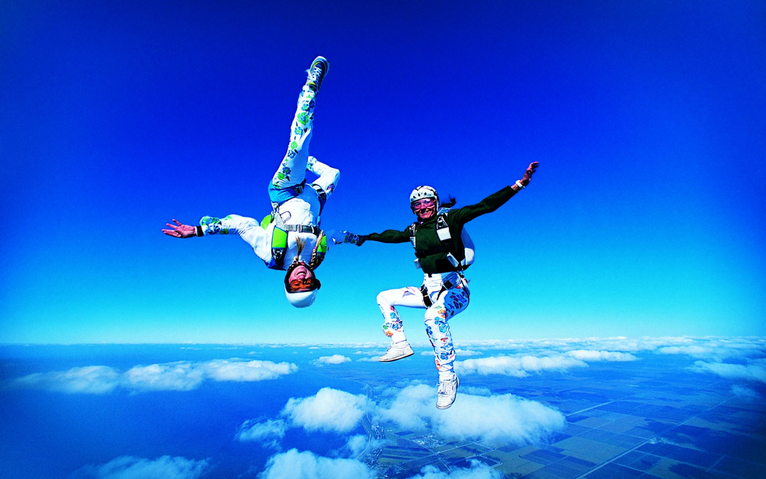 Skydiving Hd Wallpaper - Two People Sky Diving , HD Wallpaper & Backgrounds