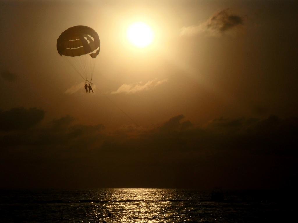 Best Skydiving Wallpaper Id - Sea , HD Wallpaper & Backgrounds