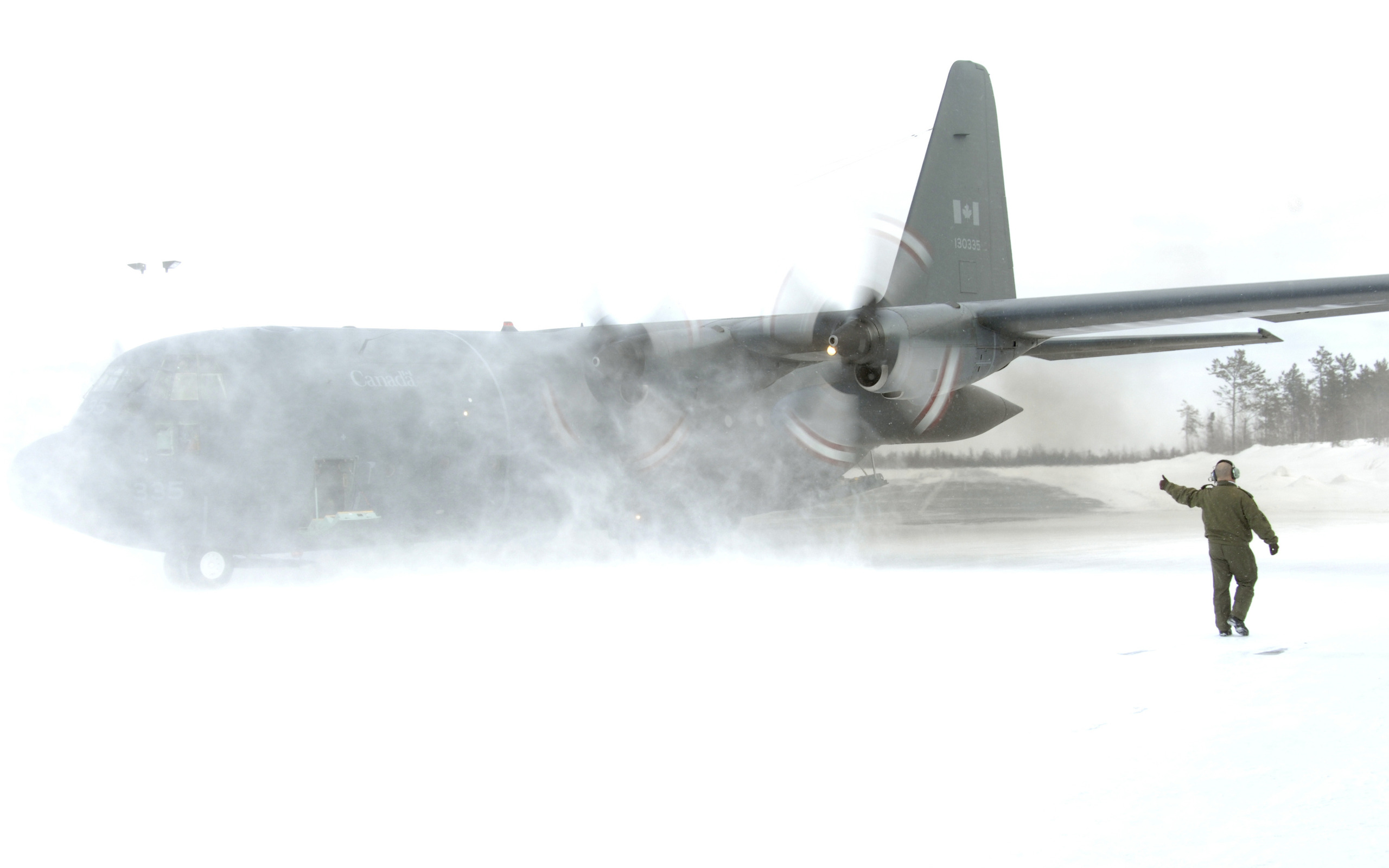 Lockheed C-130 Hercules Wallpapers And Images - C 130 , HD Wallpaper & Backgrounds