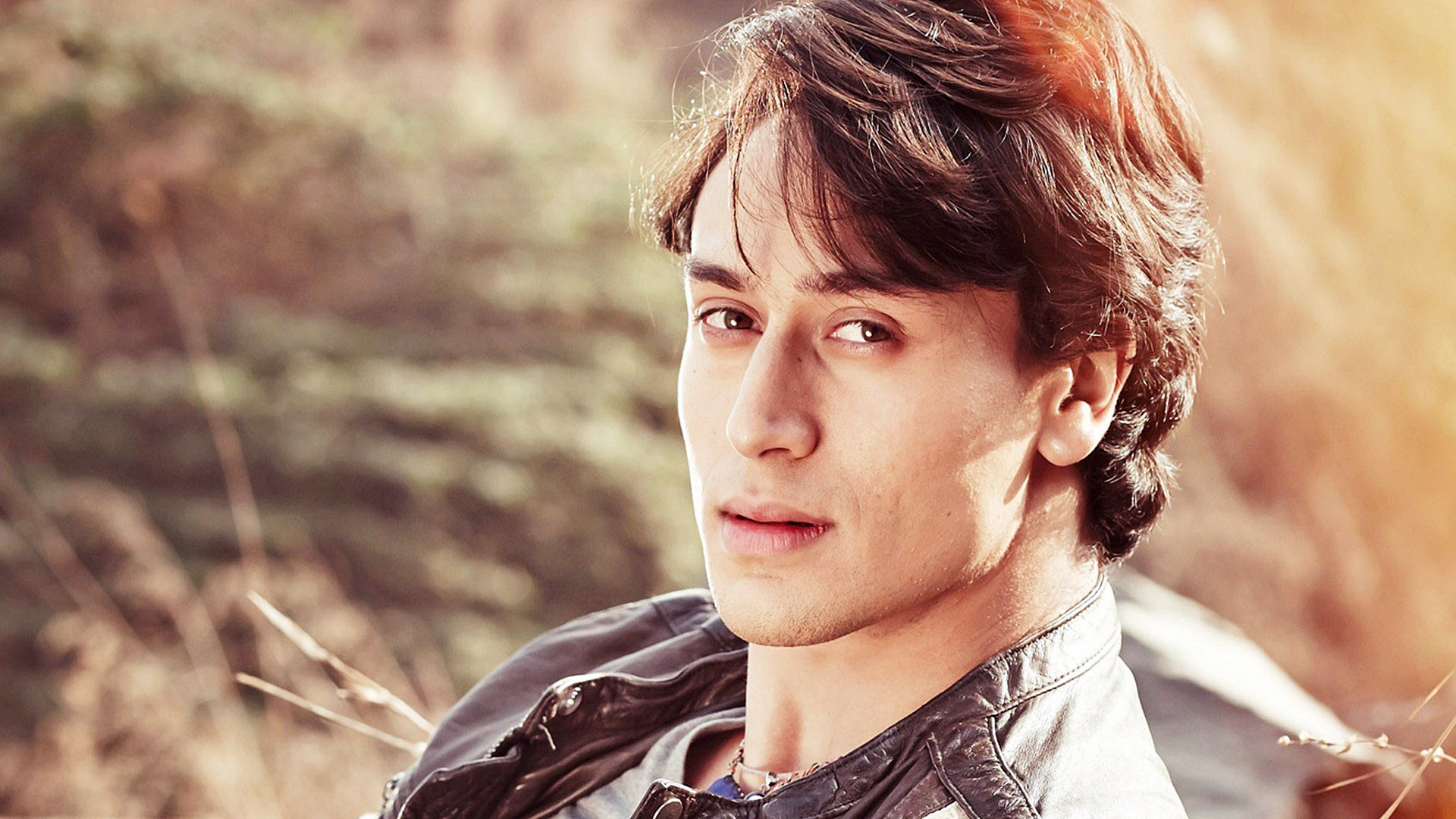 Tiger - Kajol And Tiger Shroff , HD Wallpaper & Backgrounds