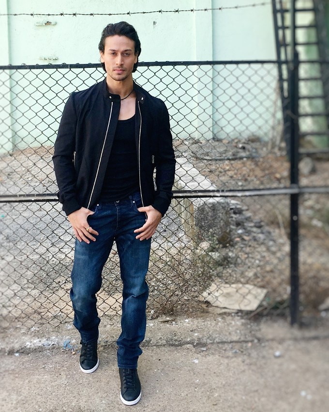 Tiger Shroff Hd Wallpaper Download - Tiger Shroff In Student Of The Year , HD Wallpaper & Backgrounds