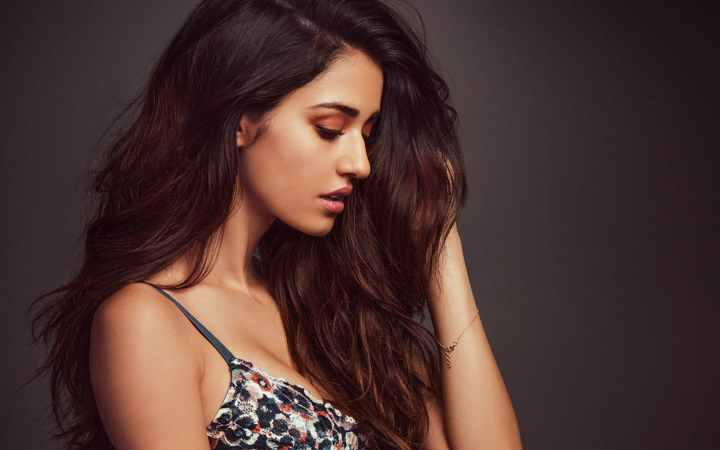 India Maxim Disha Patani , HD Wallpaper & Backgrounds