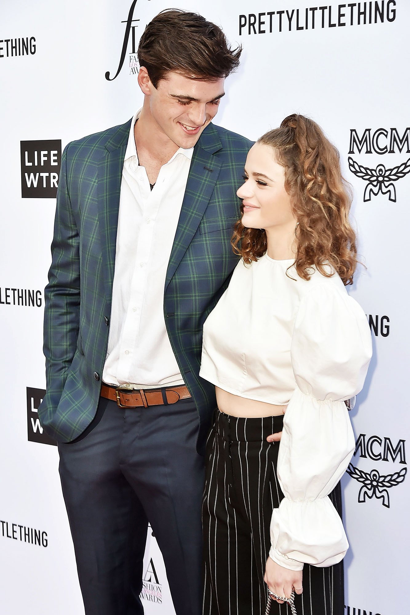 Joey King And Jacob Elordi Prove You Don't Have To - Joey King And Jacob Elordi , HD Wallpaper & Backgrounds