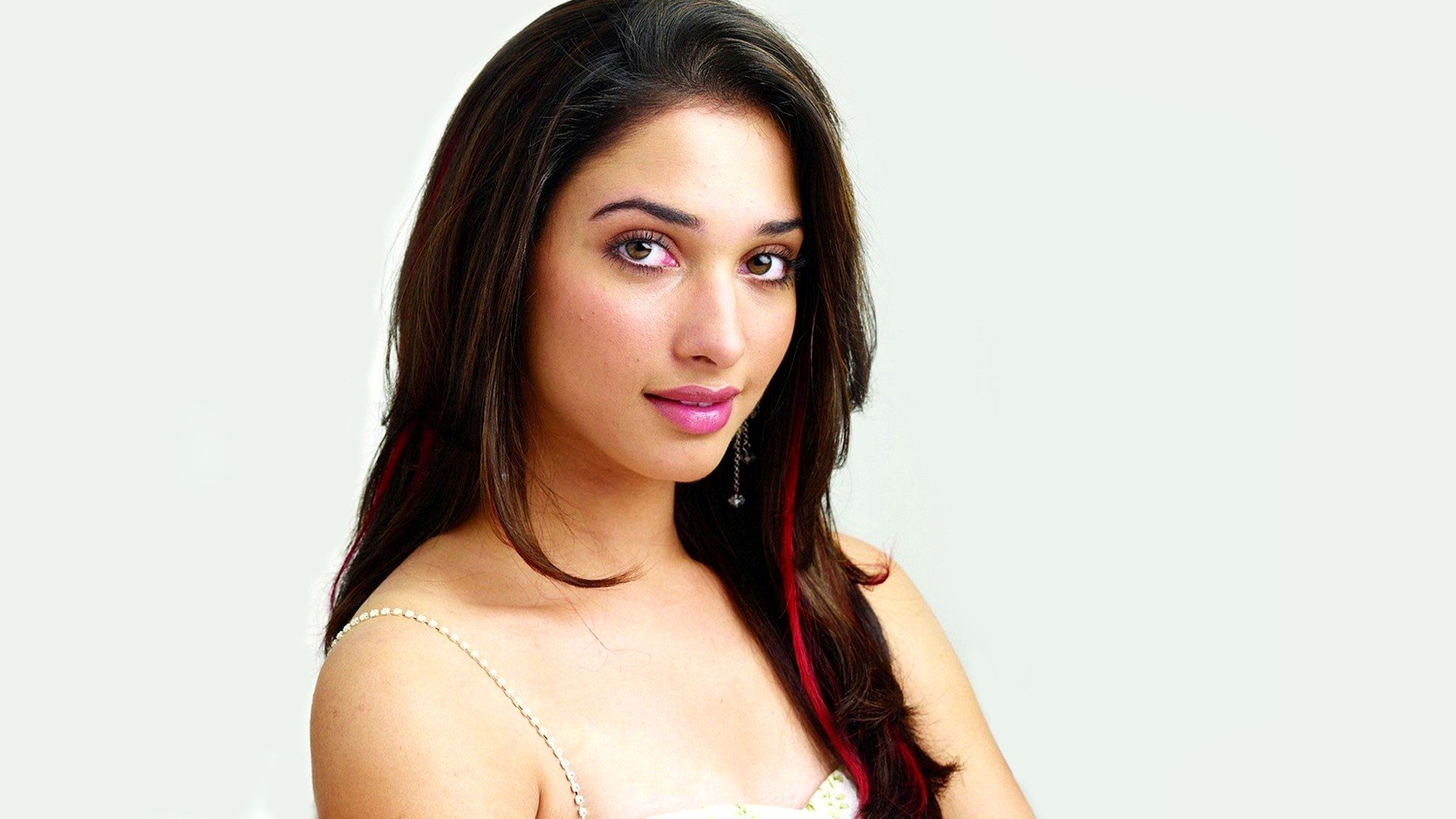 Tamanna South Actress Wallpapers - Tamanna In Happy Days , HD Wallpaper & Backgrounds